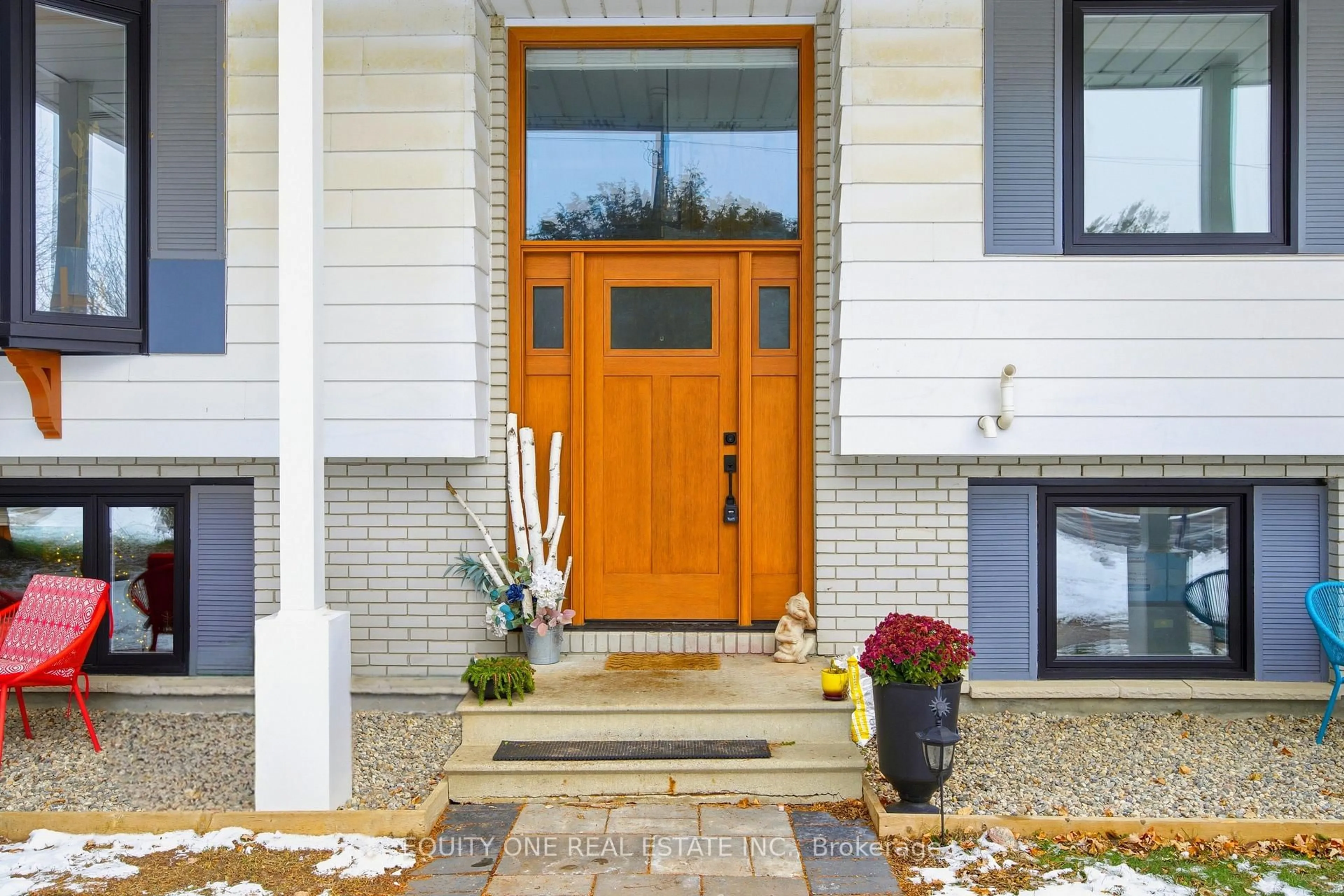 Indoor entryway for 5453 Long Island Rd, Ottawa Ontario K4M 1H3