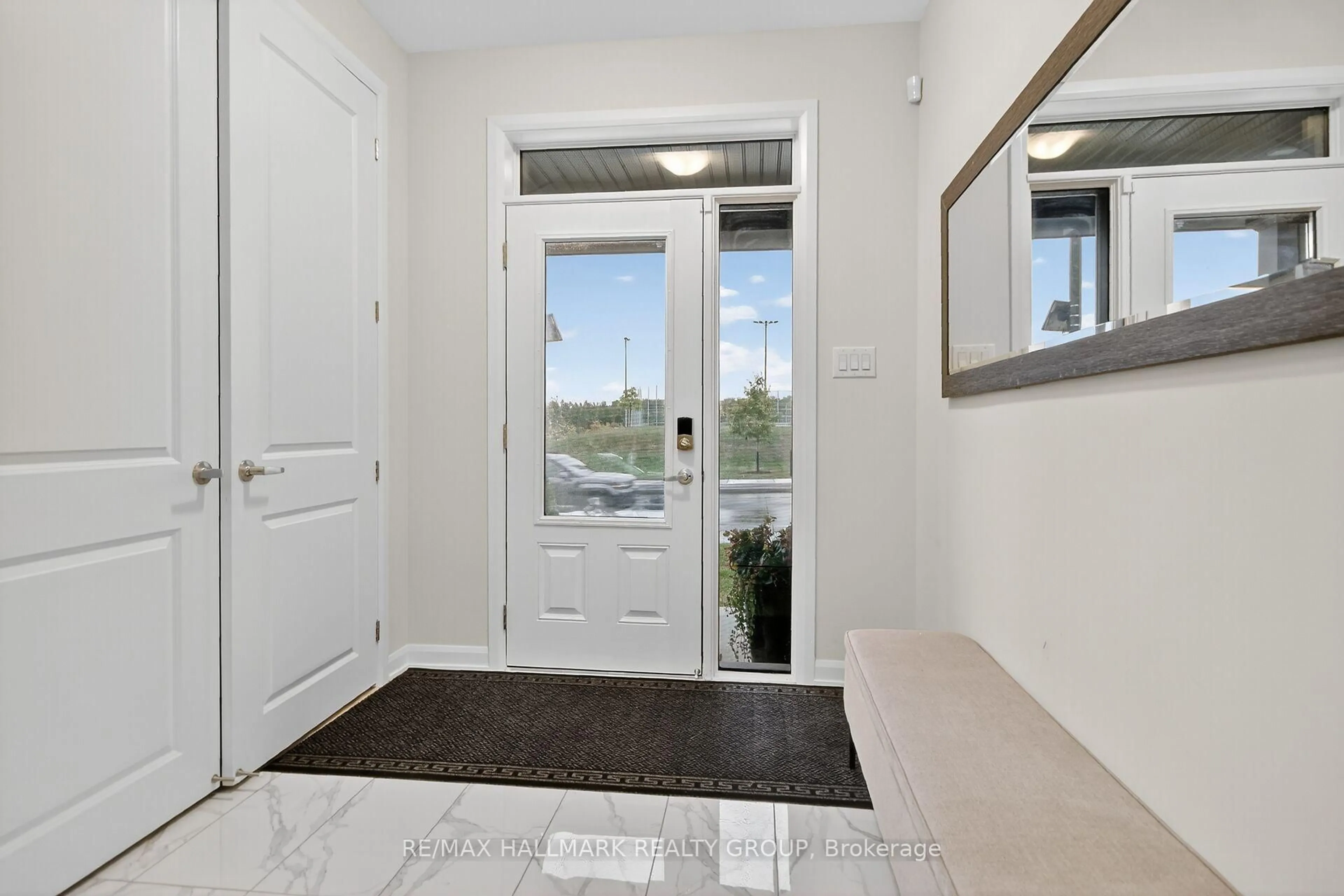 Indoor entryway for 720 Cappamore Dr, Ottawa Ontario K2J 6W3