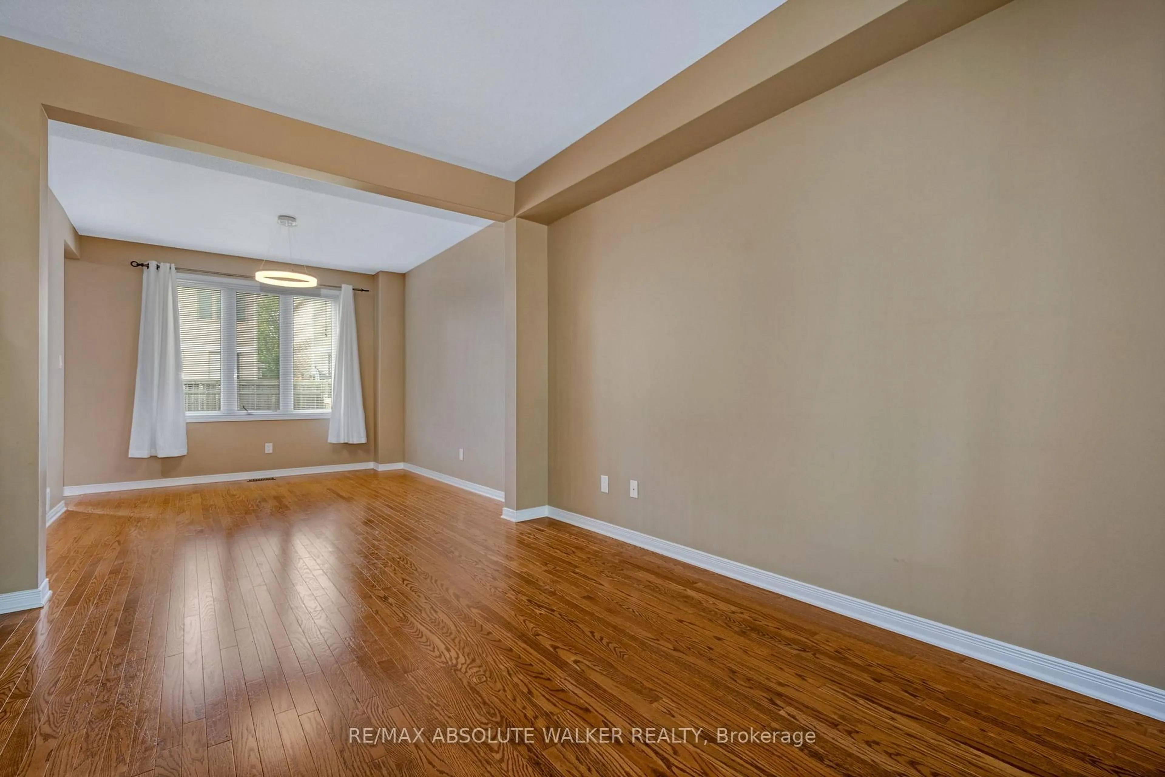 Unknown for 321 Upcountry Dr, Ottawa Ontario K2S 2H6