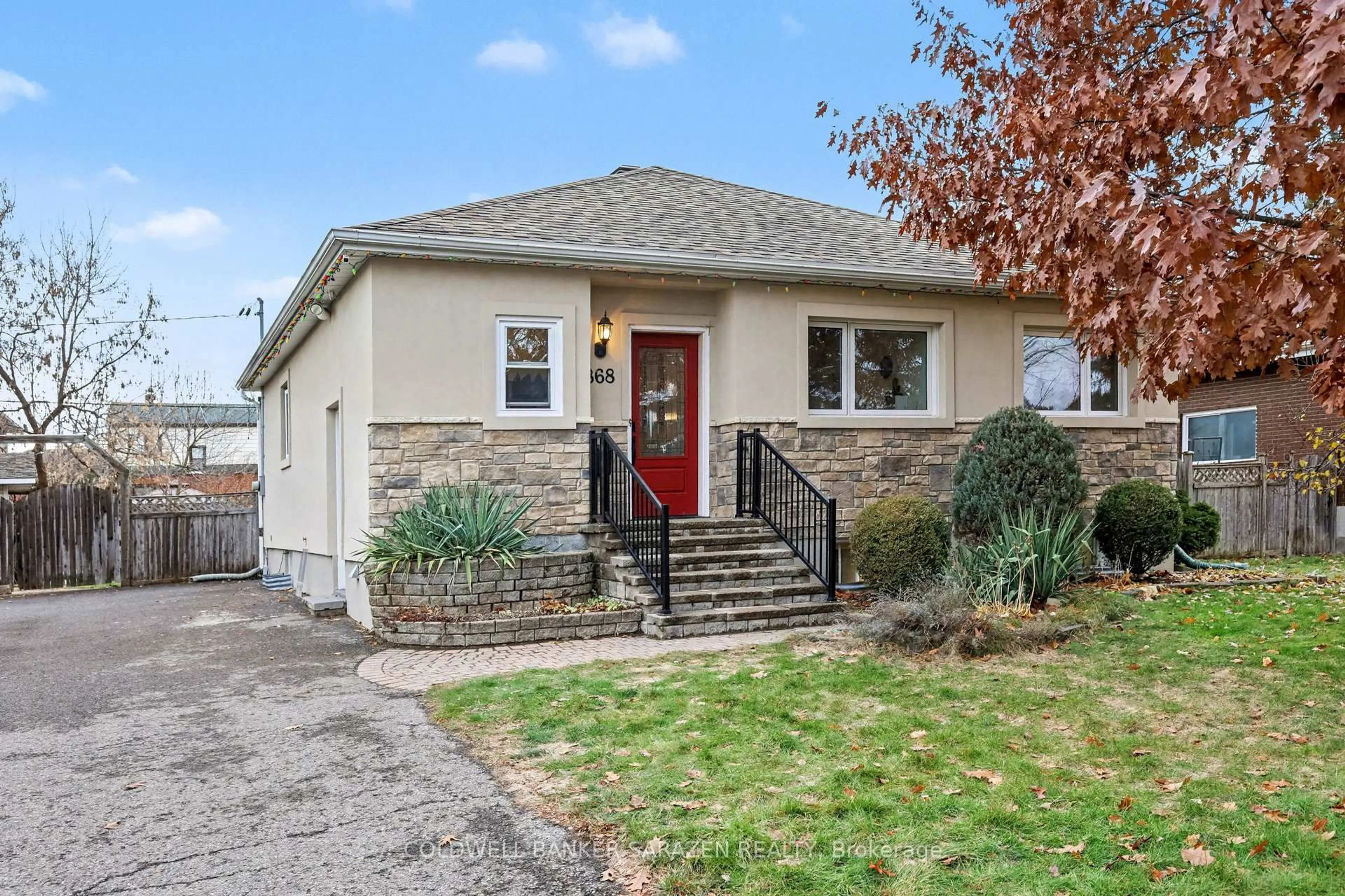 Home with vinyl exterior material, street for 868 Duberry St, Ottawa Ontario K2A 3T3