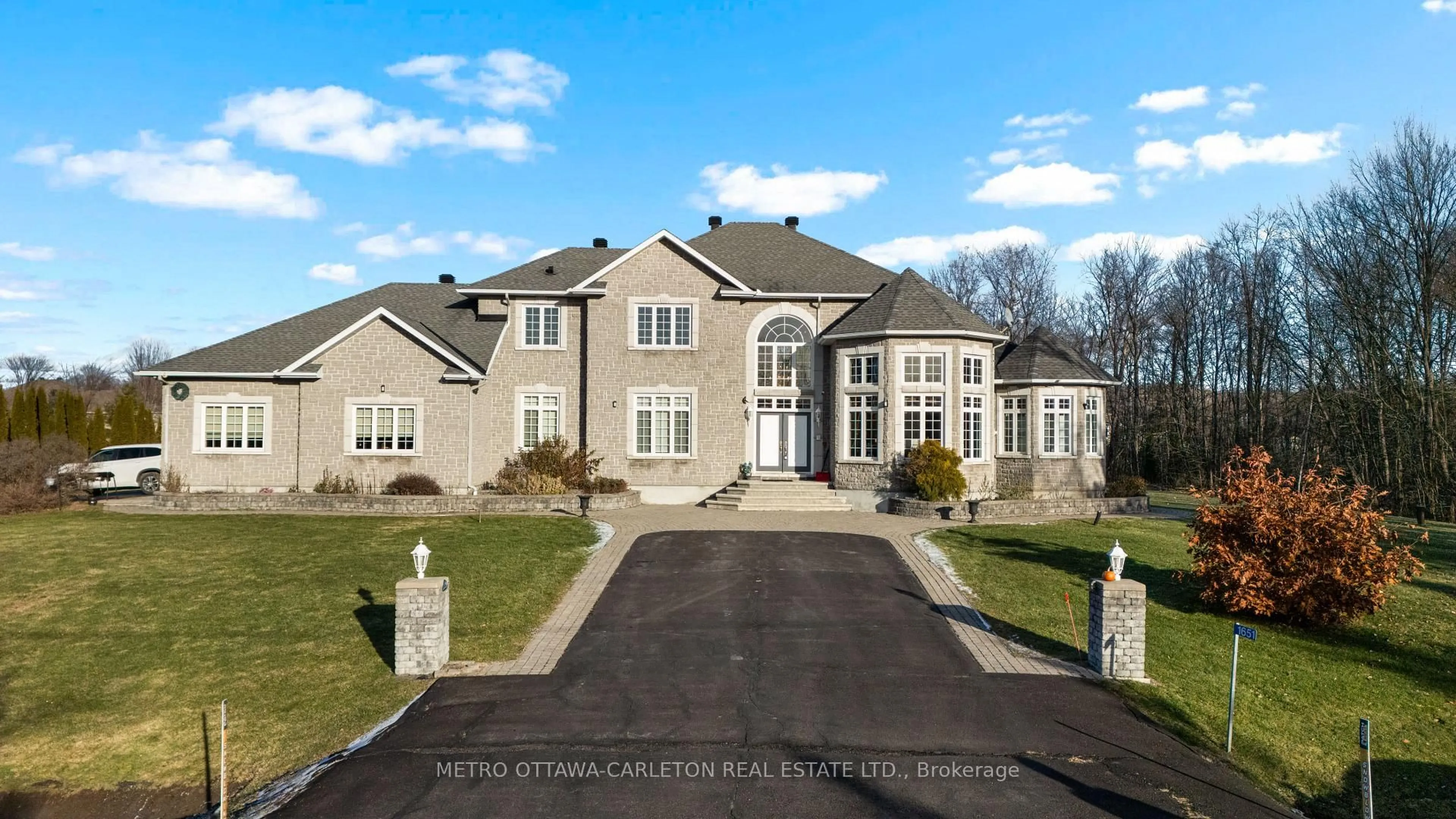 Unknown for 1651 Marronier Crt, Ottawa Ontario K4C 1C2