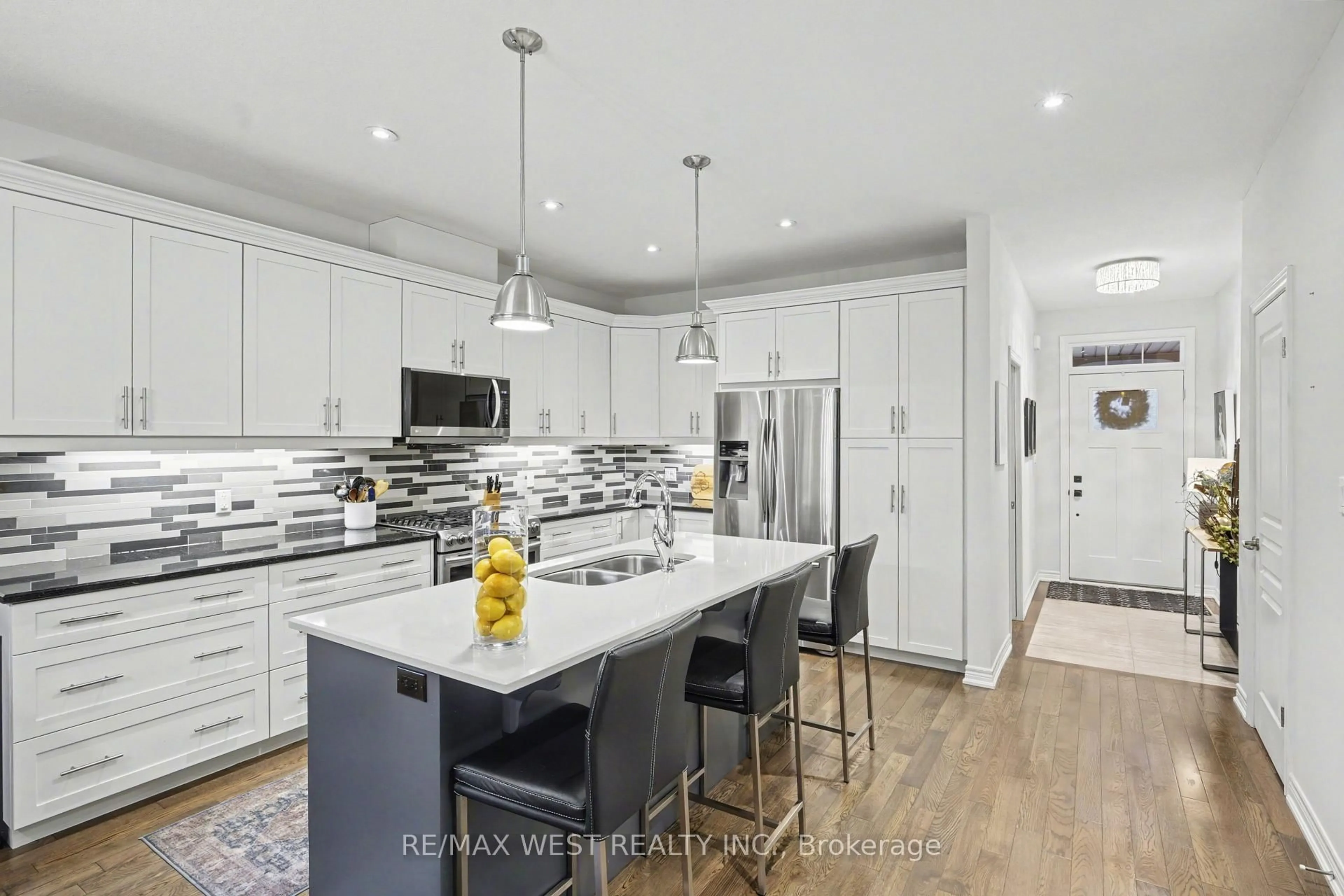 Open concept kitchen, ceramic/tile floor for 37 Brookside Terr #29, West Lincoln Ontario L0R 2A0