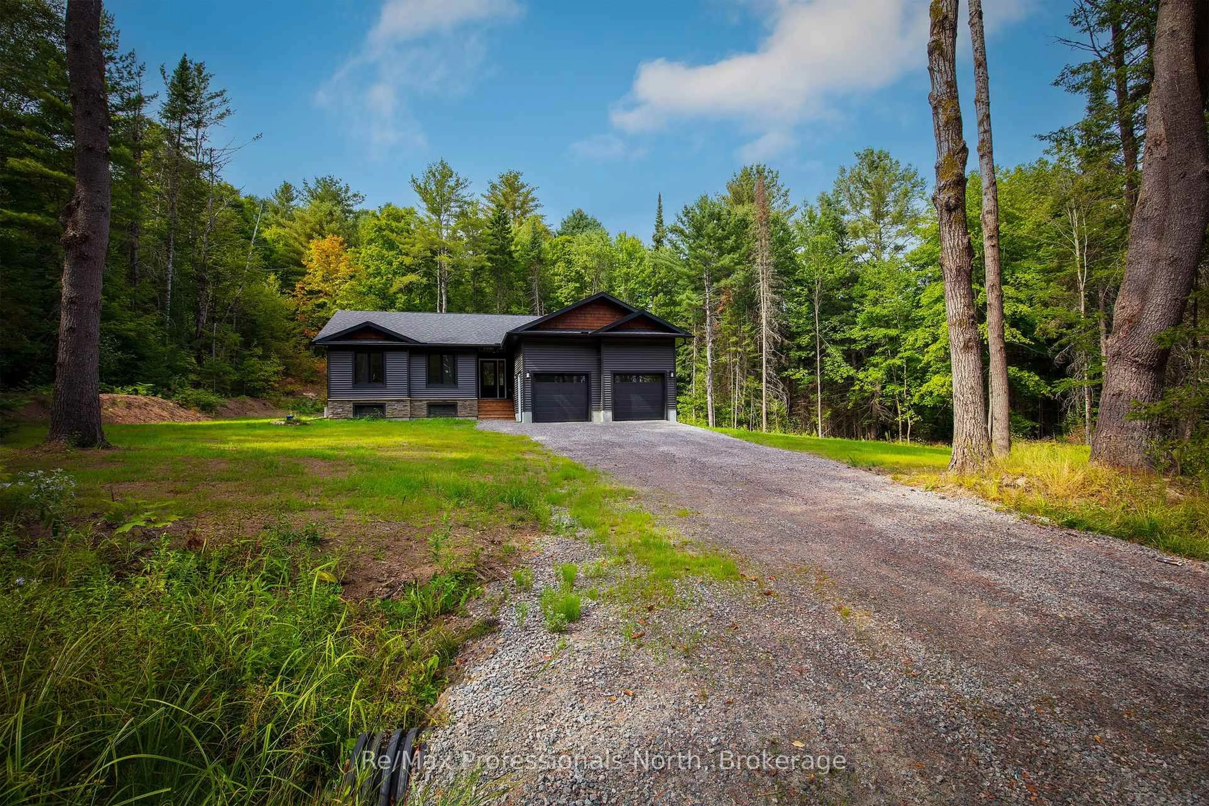 Unknown for 260 STEPHENSON 2 Rd, Huntsville Ontario P0B 1M0