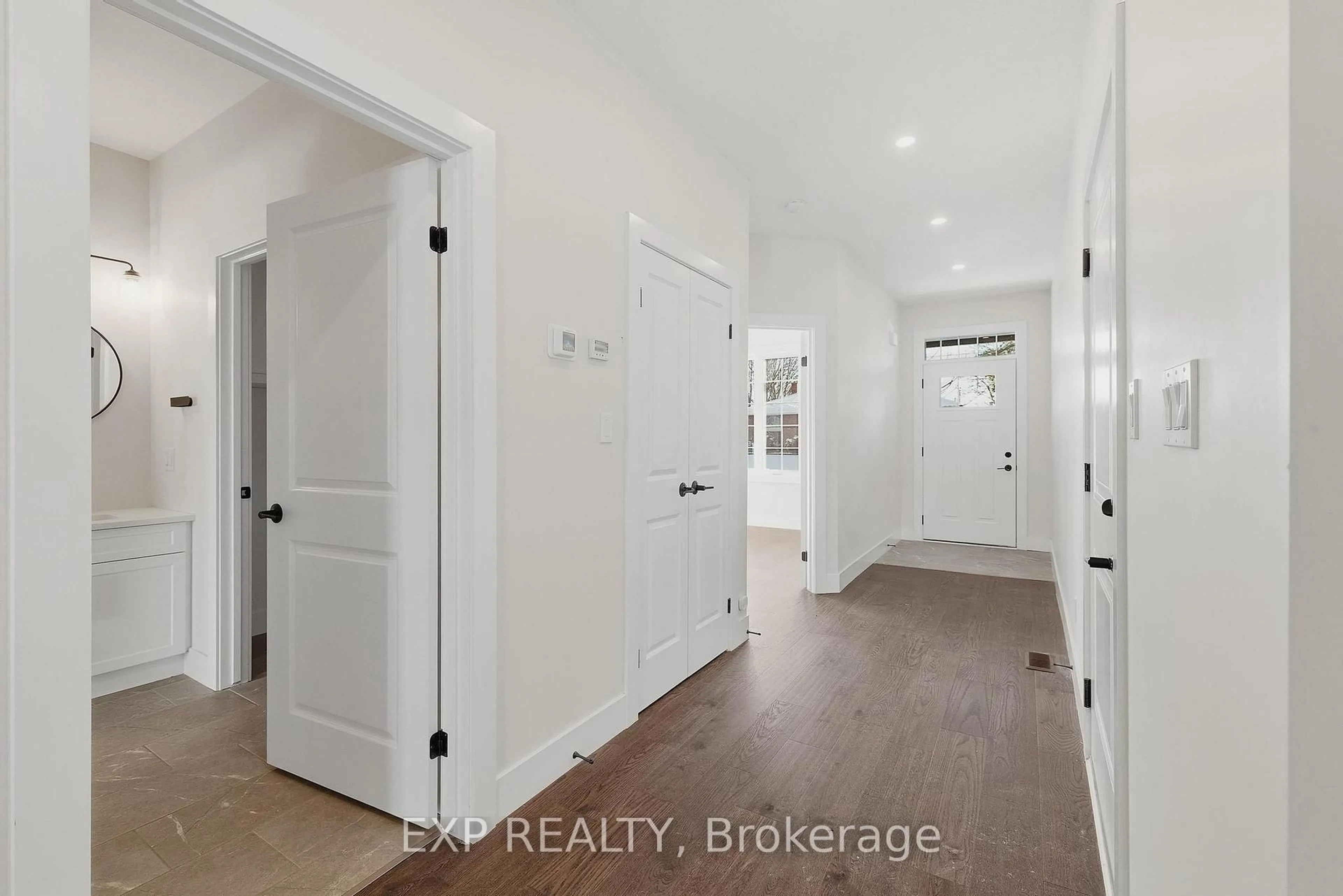 Indoor entryway for 4 Elgin St, Norwich Ontario N0J 1P0