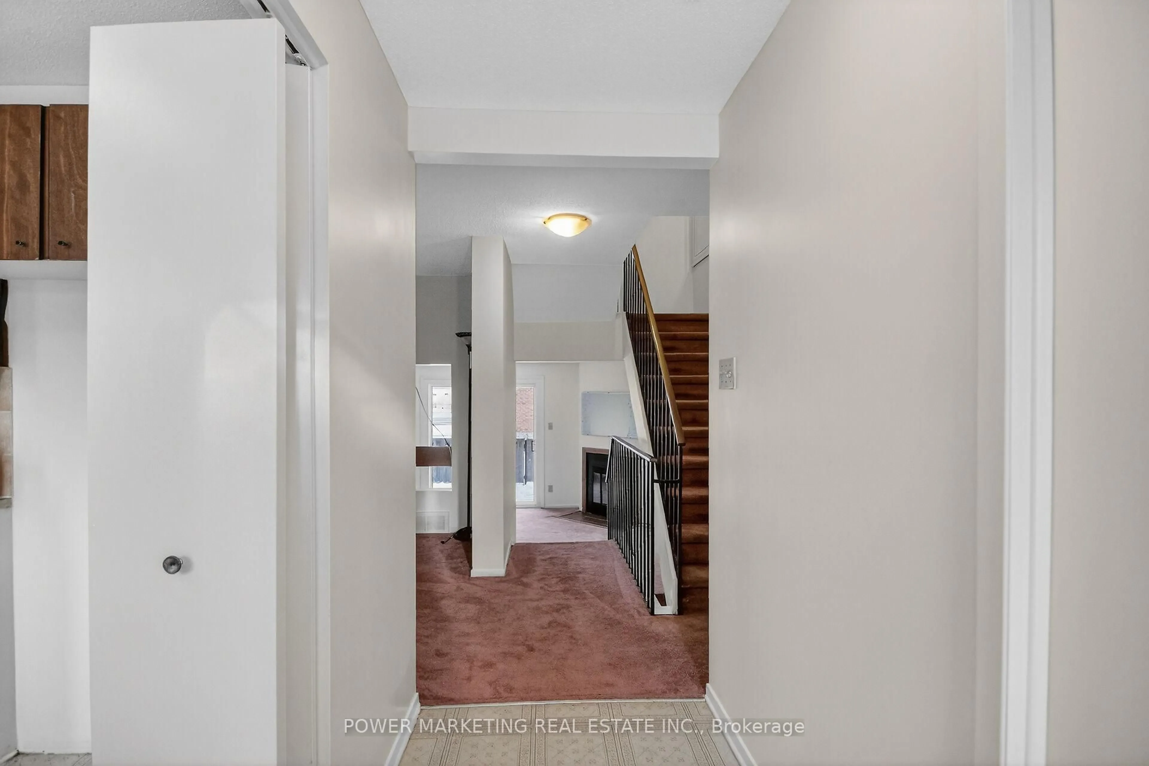 Unknown for 1781 Lamoureux Dr #B, Ottawa Ontario K1E 2N5