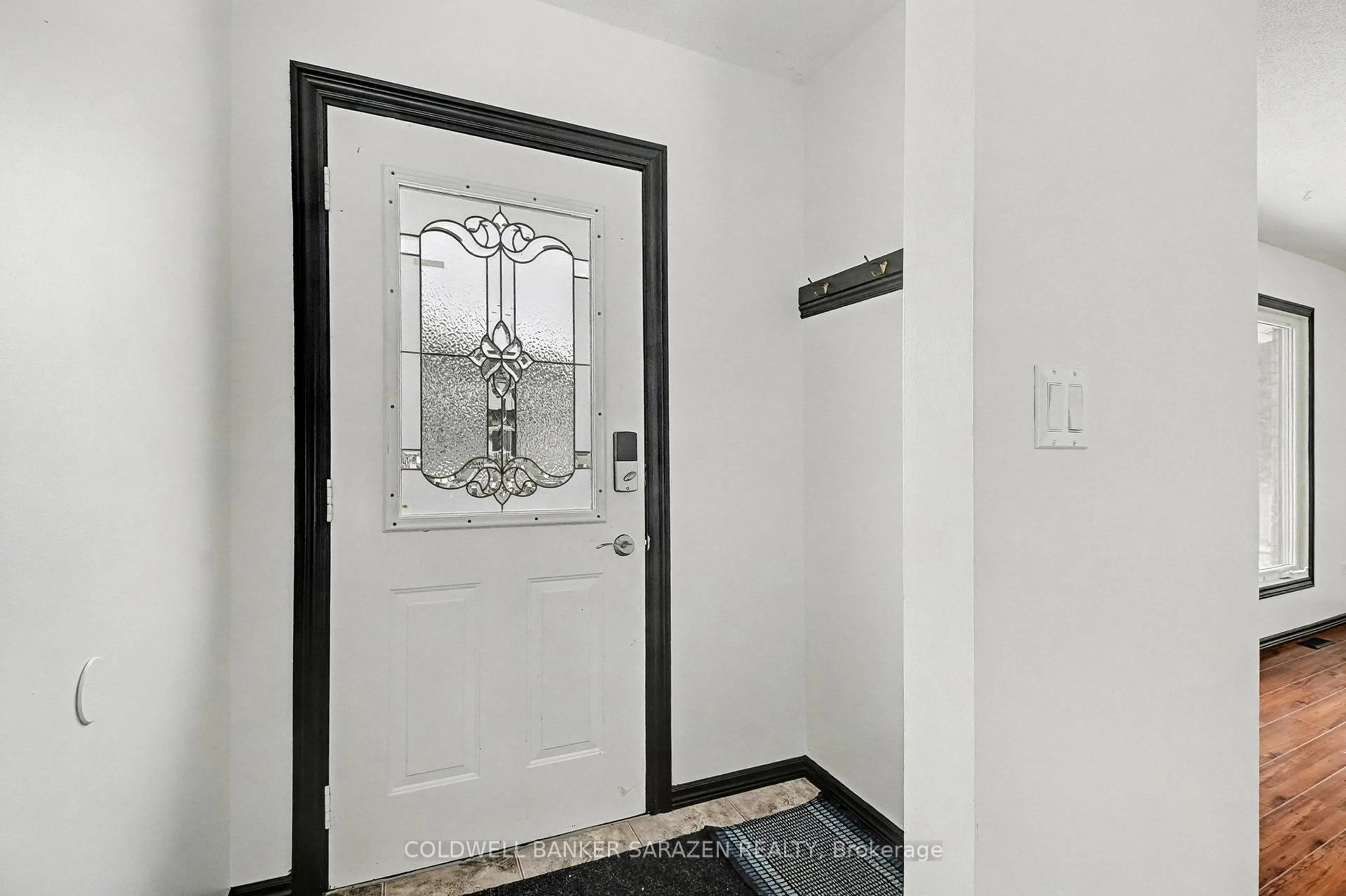 Indoor entryway for 3236 Yorks Corners Rd, Kenmore Ontario K0A 2G0
