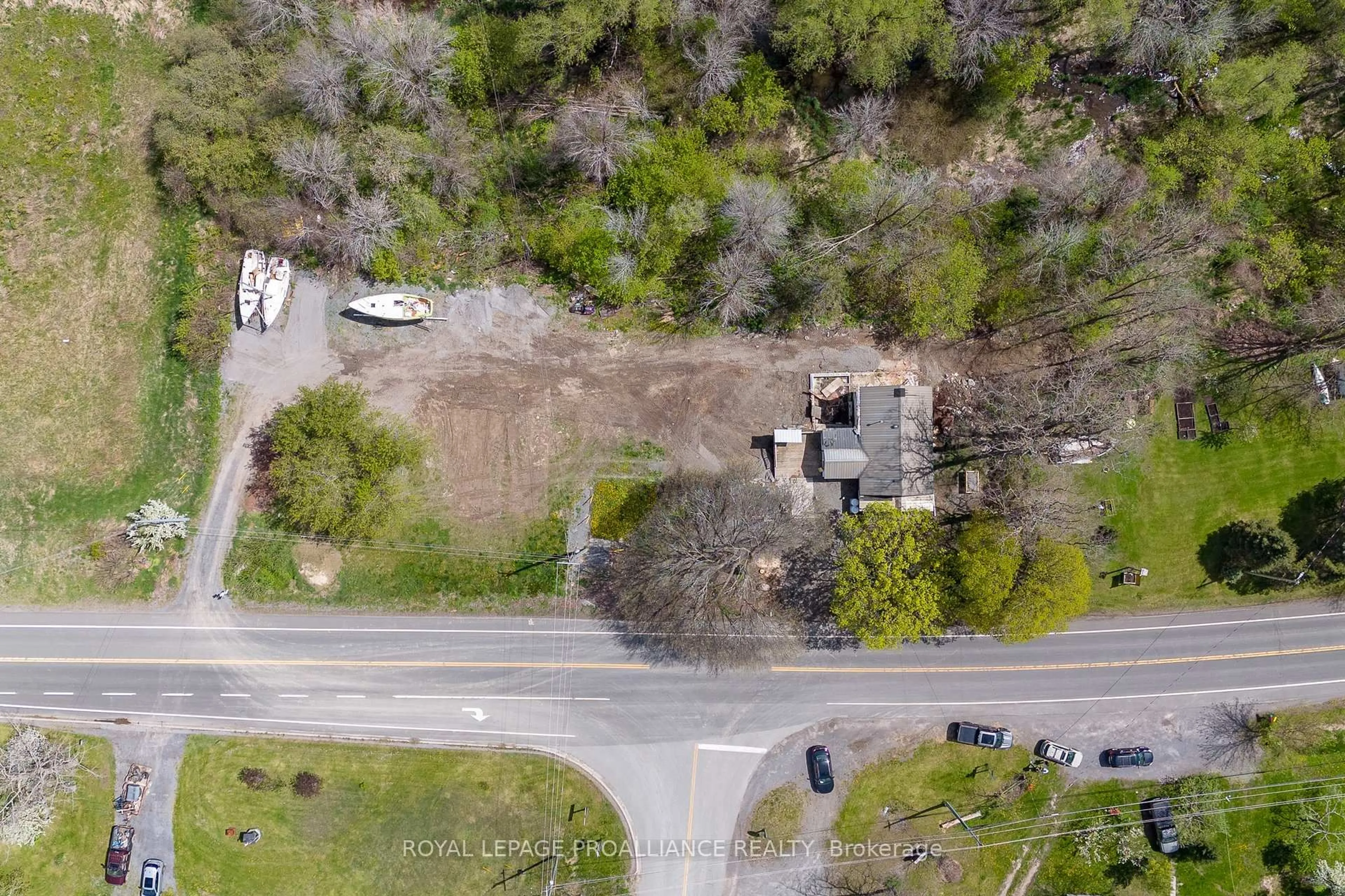 A pic from outside/outdoor area/front of a property/back of a property/a pic from drone, street for 10346 Loyalist Pkwy, Bath Ontario K0H 1G0