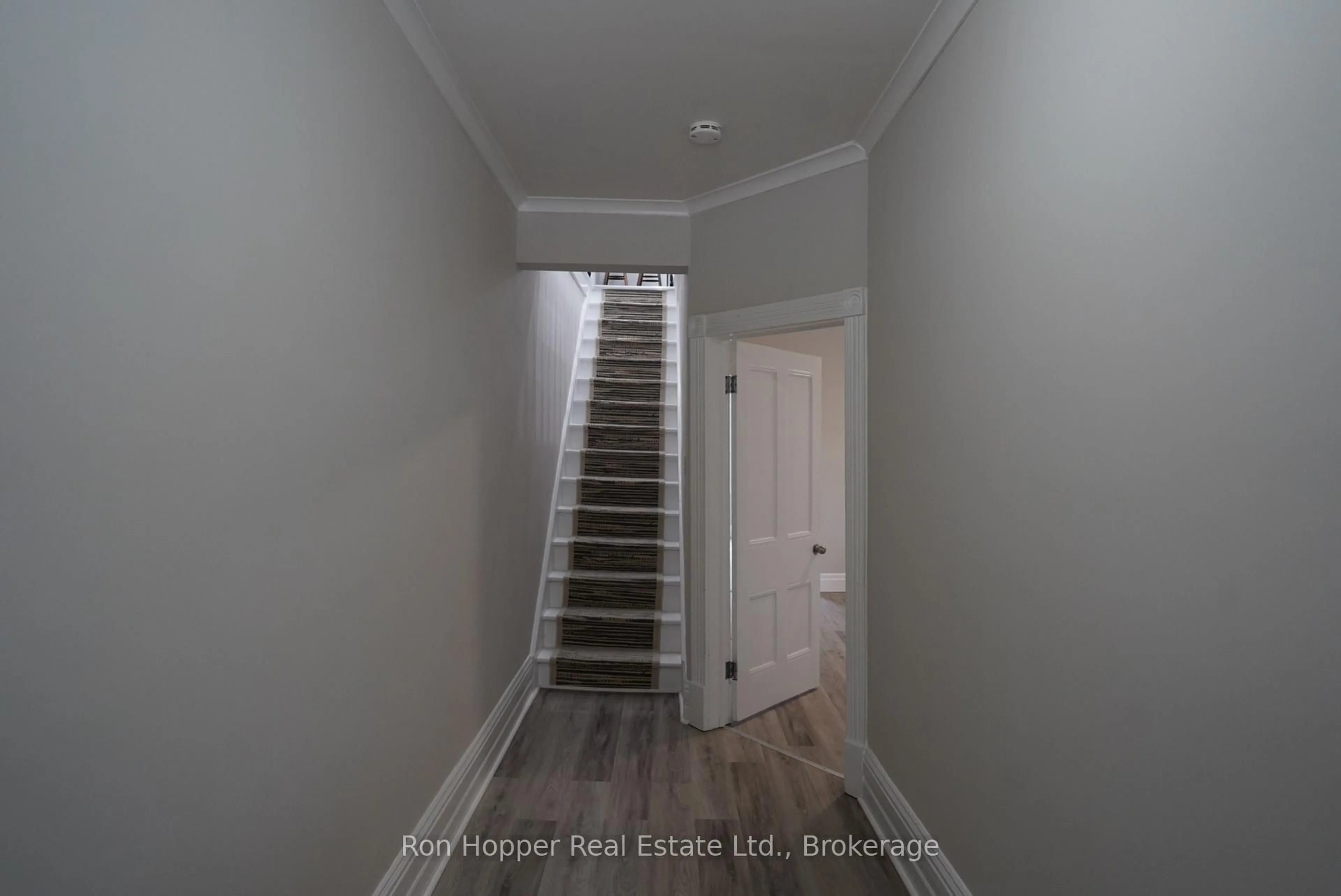 Unknown for 353 11th St, Owen Sound Ontario N4K 1V3