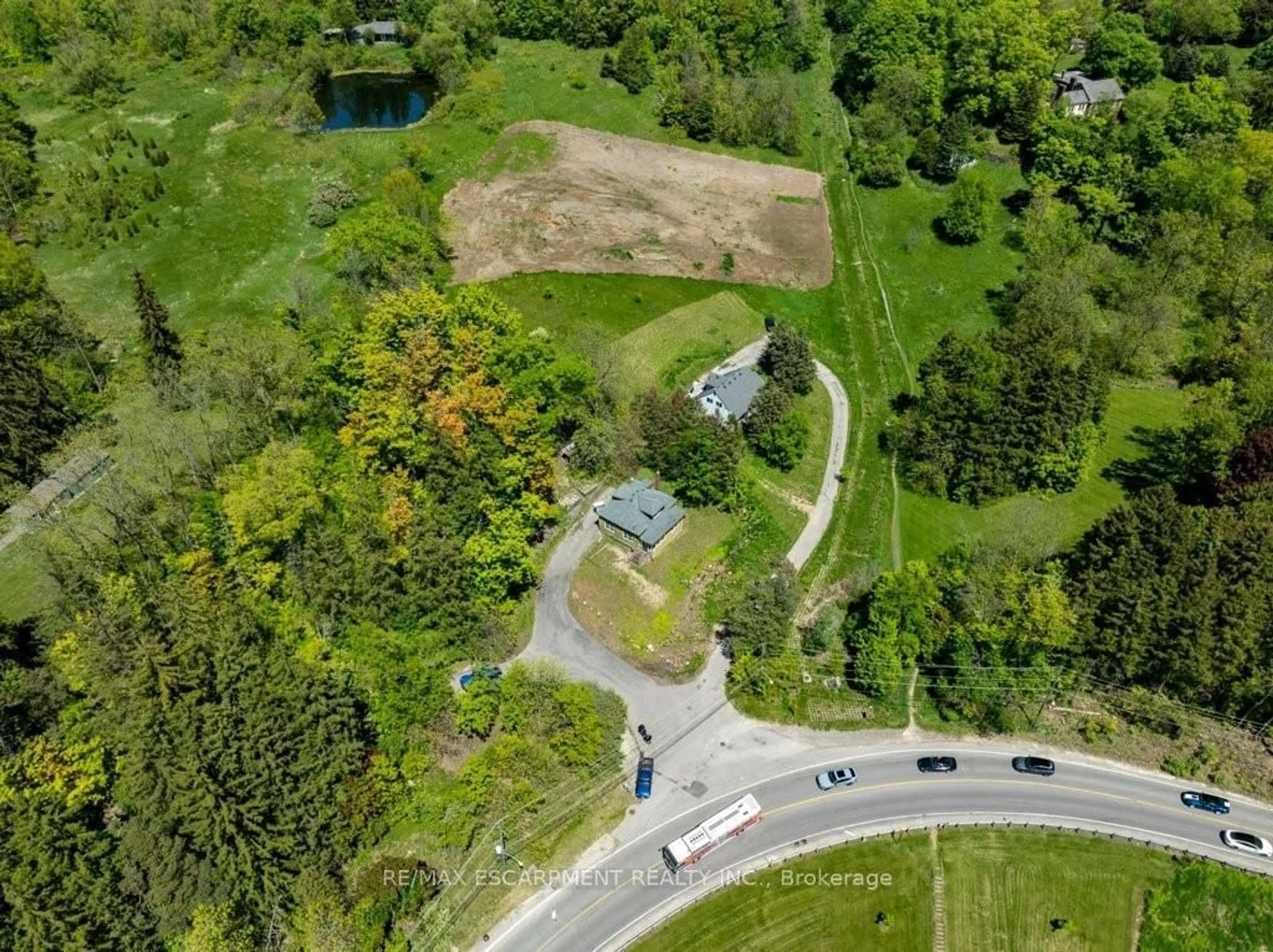 A pic from outside/outdoor area/front of a property/back of a property/a pic from drone, street for 191 Mill St, Hamilton Ontario L0R 2H0