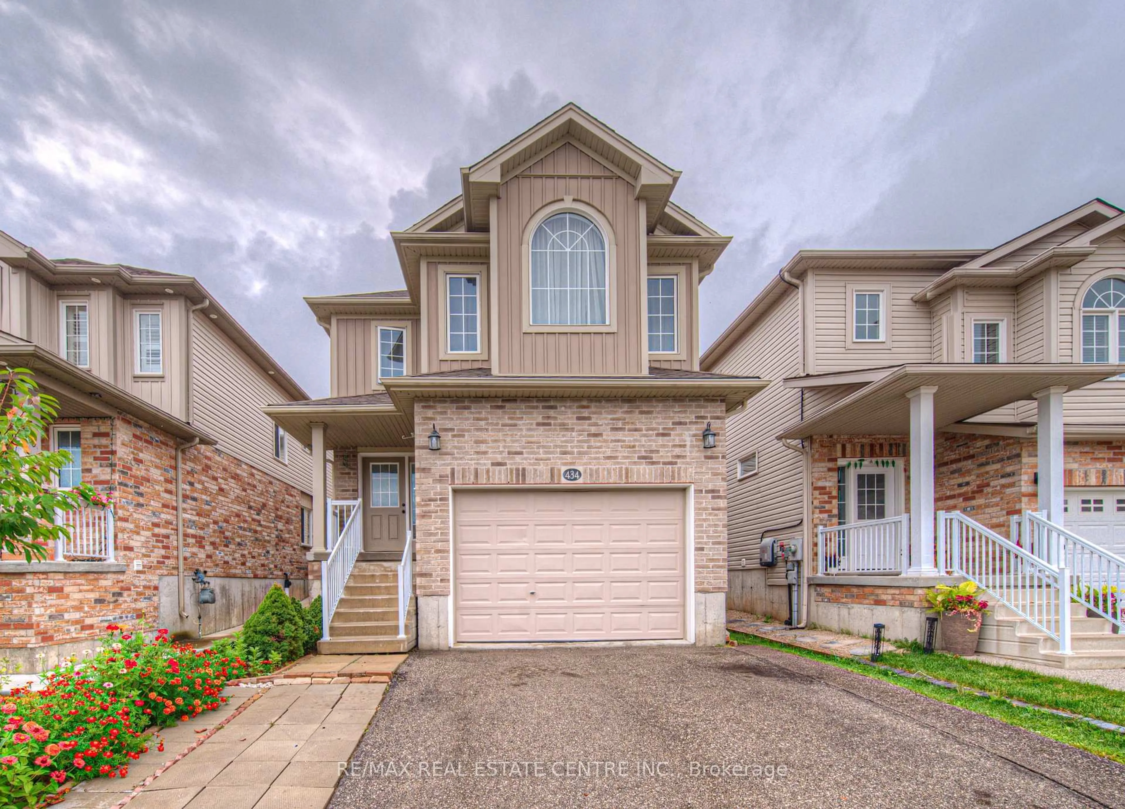Home with brick exterior material, street for 434 Woodbine Ave, Kitchener Ontario N2R 0A6