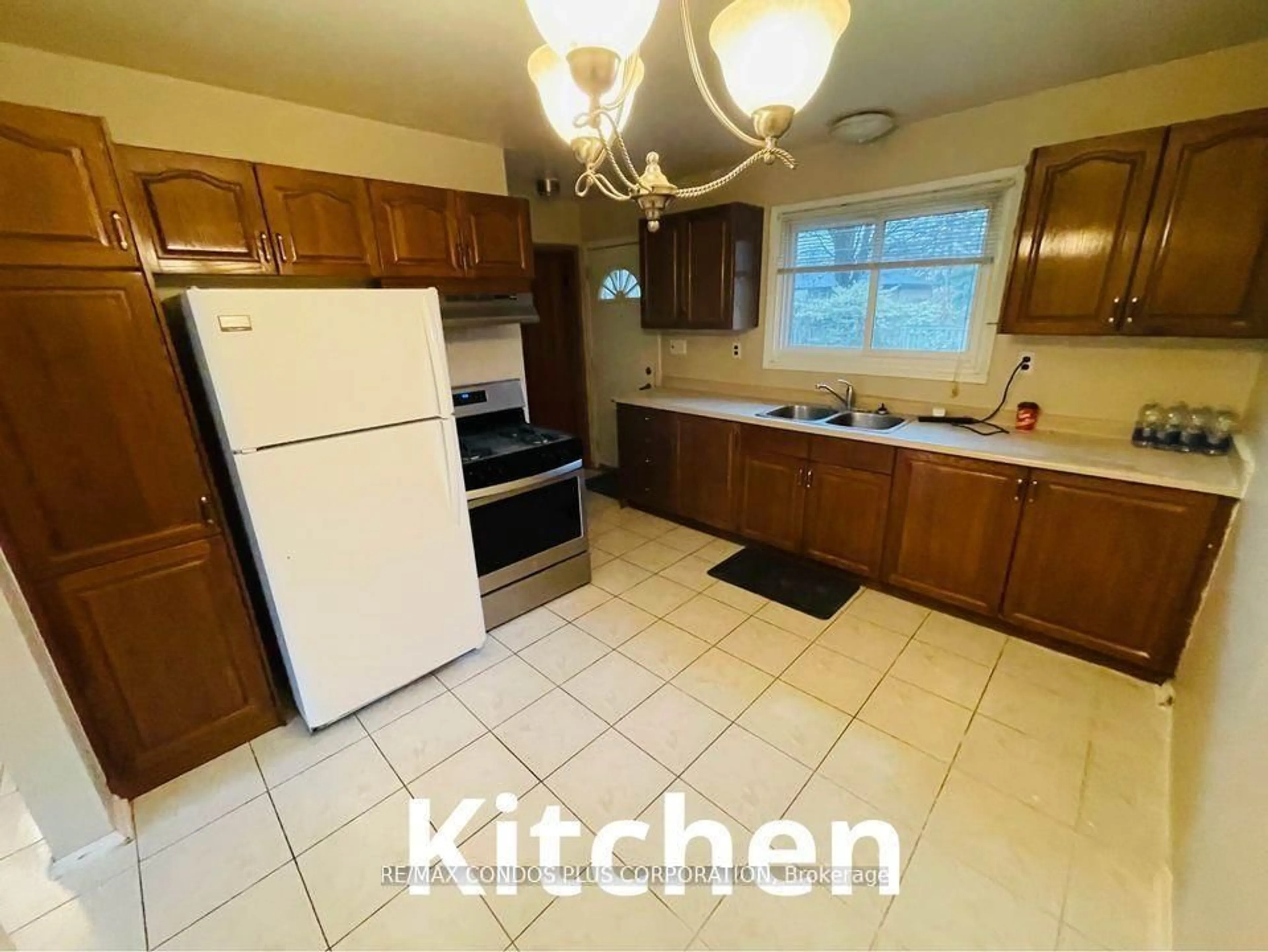 Standard kitchen, unknown for 4071 Churchill Dr, Windsor Ontario N9G 2E6