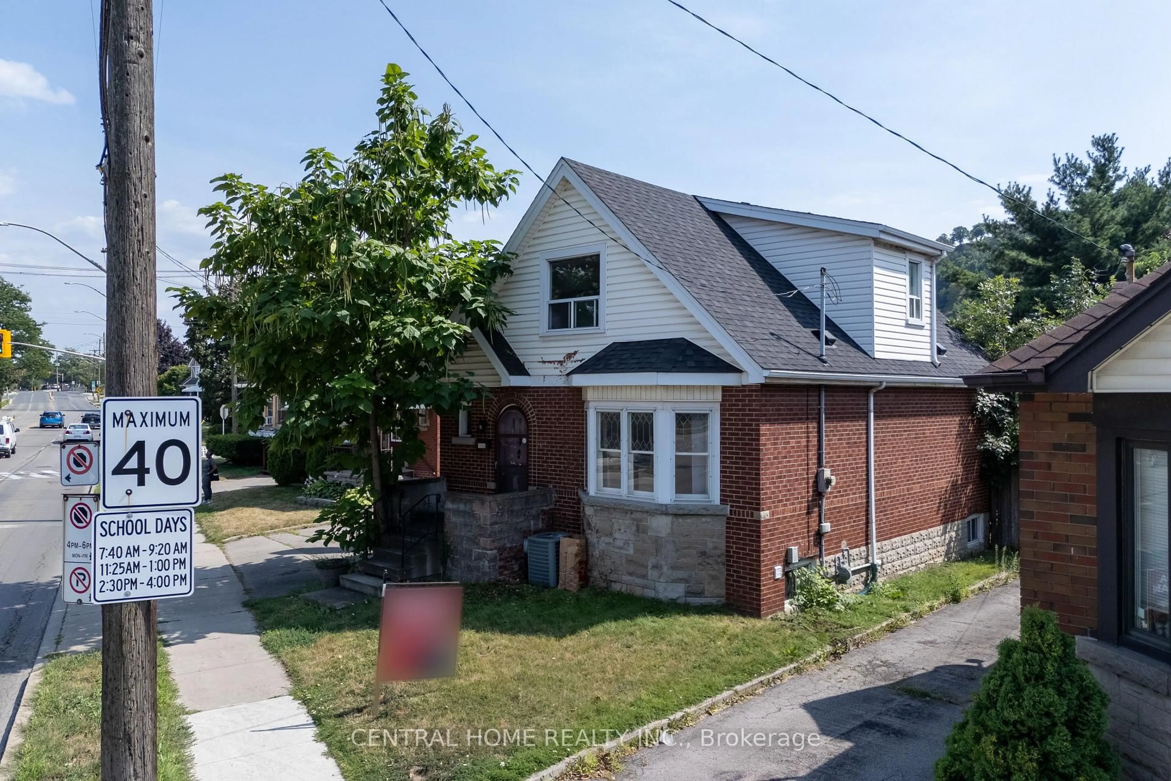 A pic from outside/outdoor area/front of a property/back of a property/a pic from drone, street for 1650 King St, Hamilton Ontario L8K 1T9