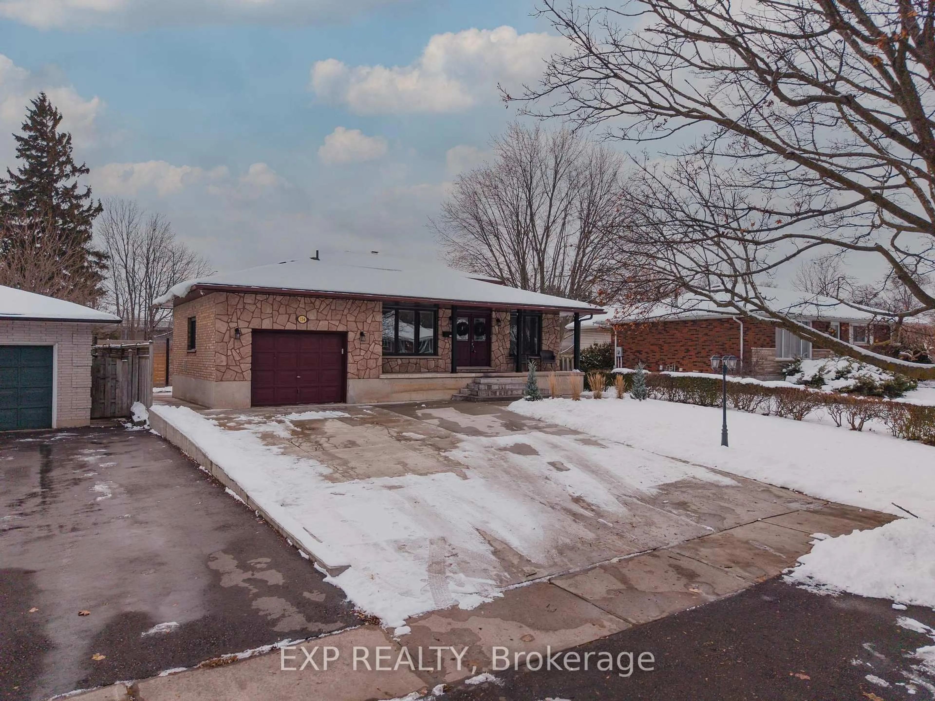 A pic from outside/outdoor area/front of a property/back of a property/a pic from drone, street for 134 Pusey Blvd, Brantford Ontario N3R 2S5