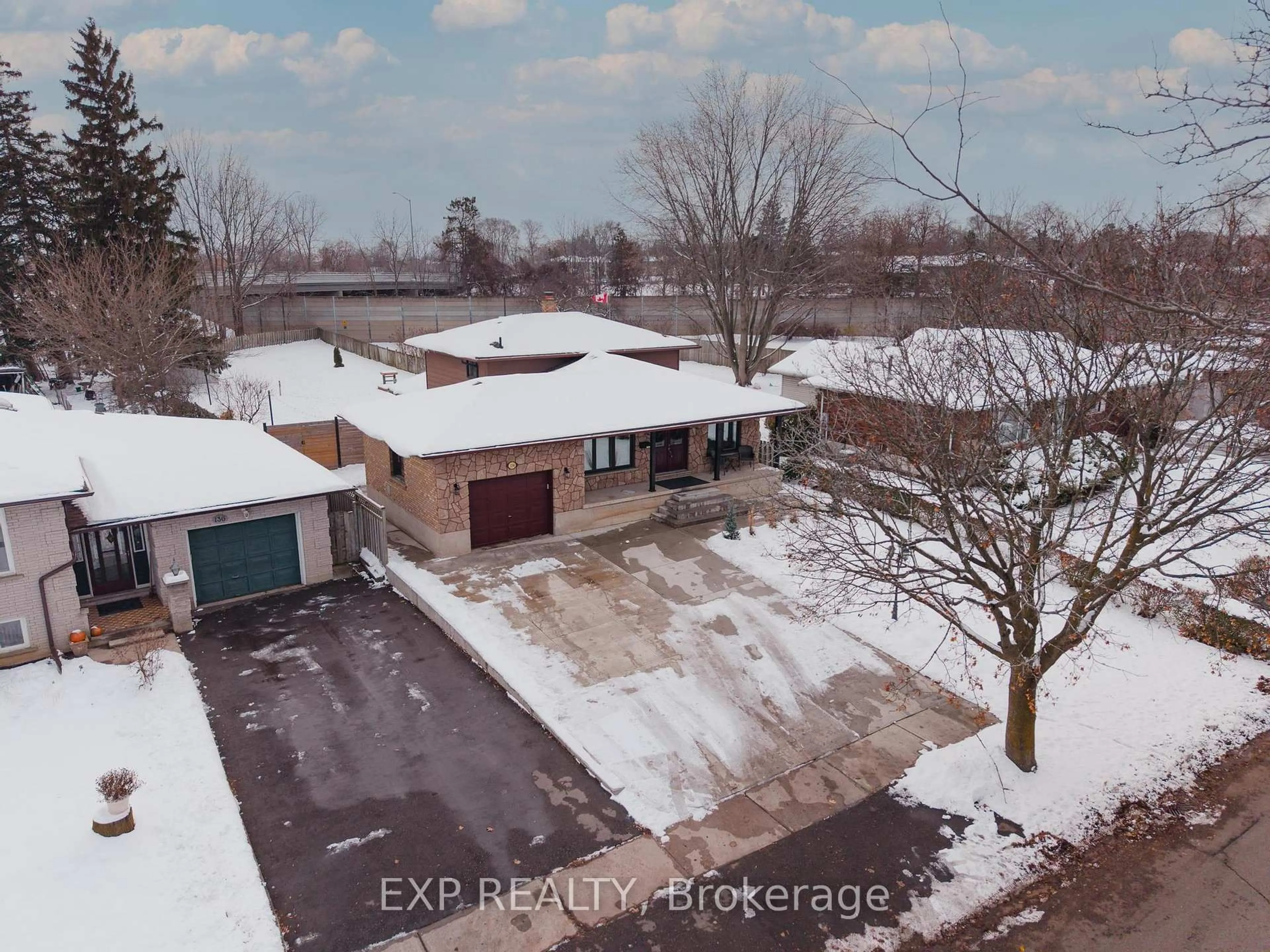 A pic from outside/outdoor area/front of a property/back of a property/a pic from drone, street for 134 Pusey Blvd, Brantford Ontario N3R 2S5