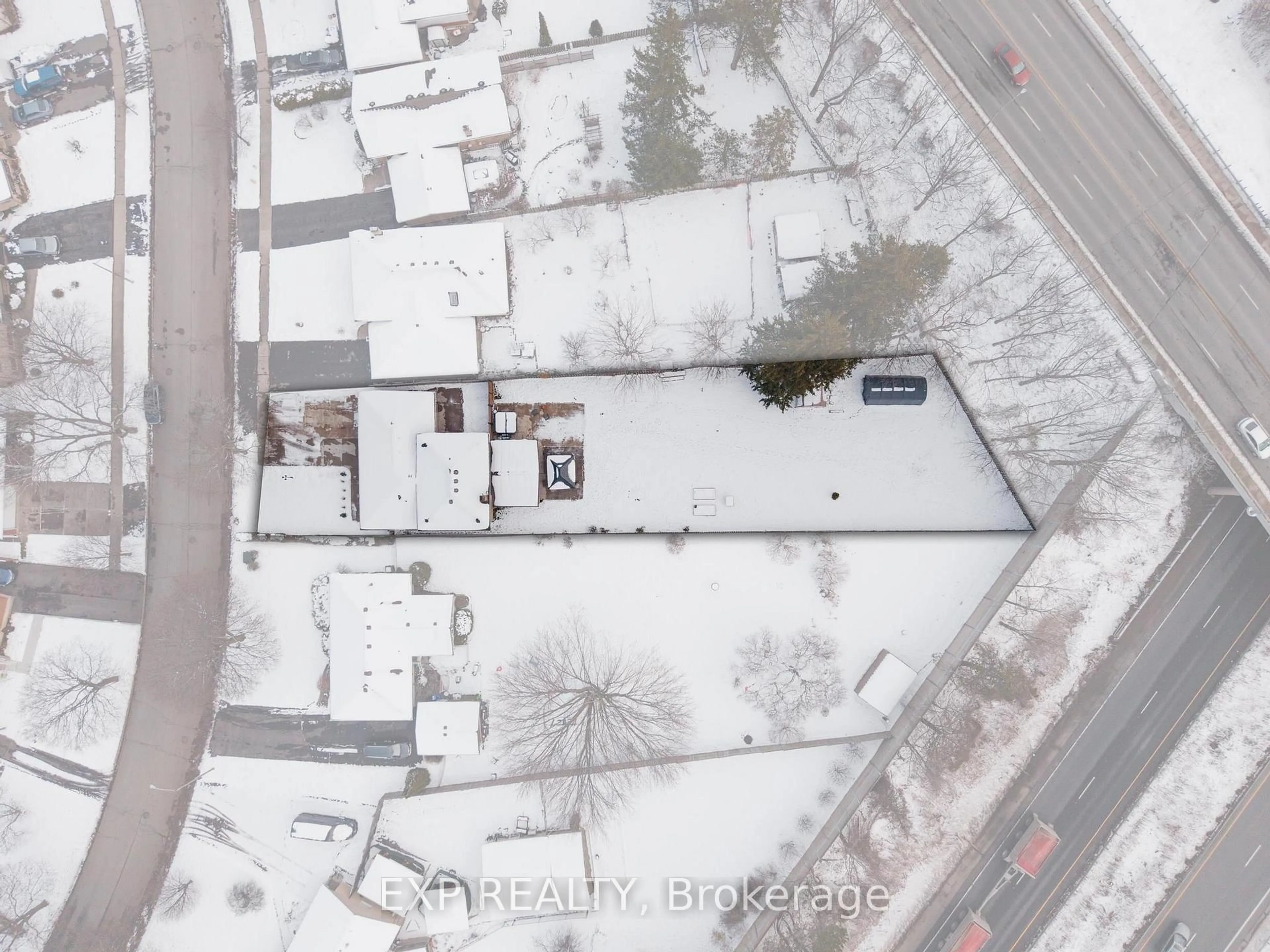 A pic from outside/outdoor area/front of a property/back of a property/a pic from drone, street for 134 Pusey Blvd, Brantford Ontario N3R 2S5