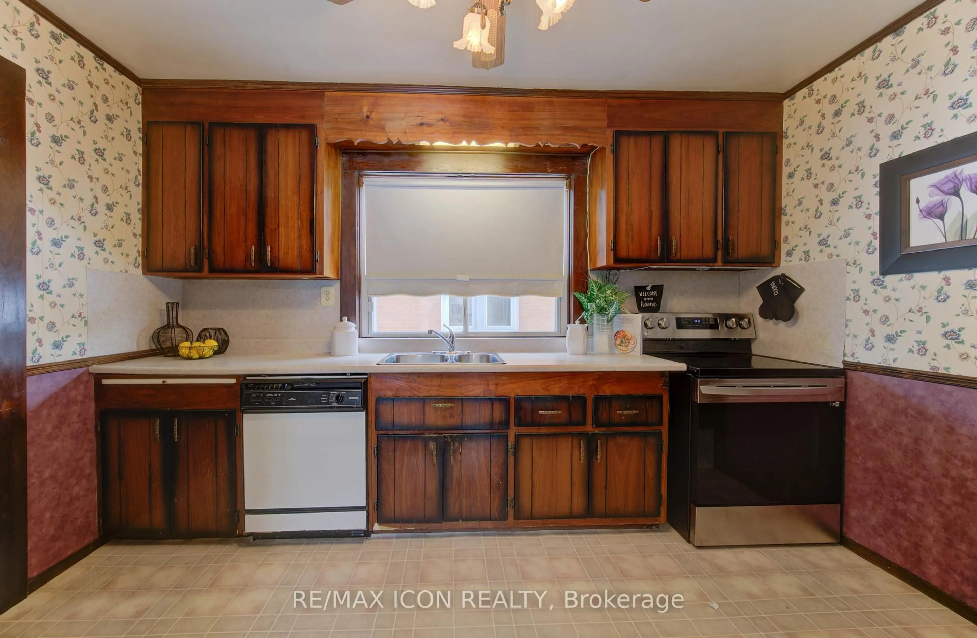 Unknown for 160 GLASGOW St, Out of Area Ontario N2G 2G9