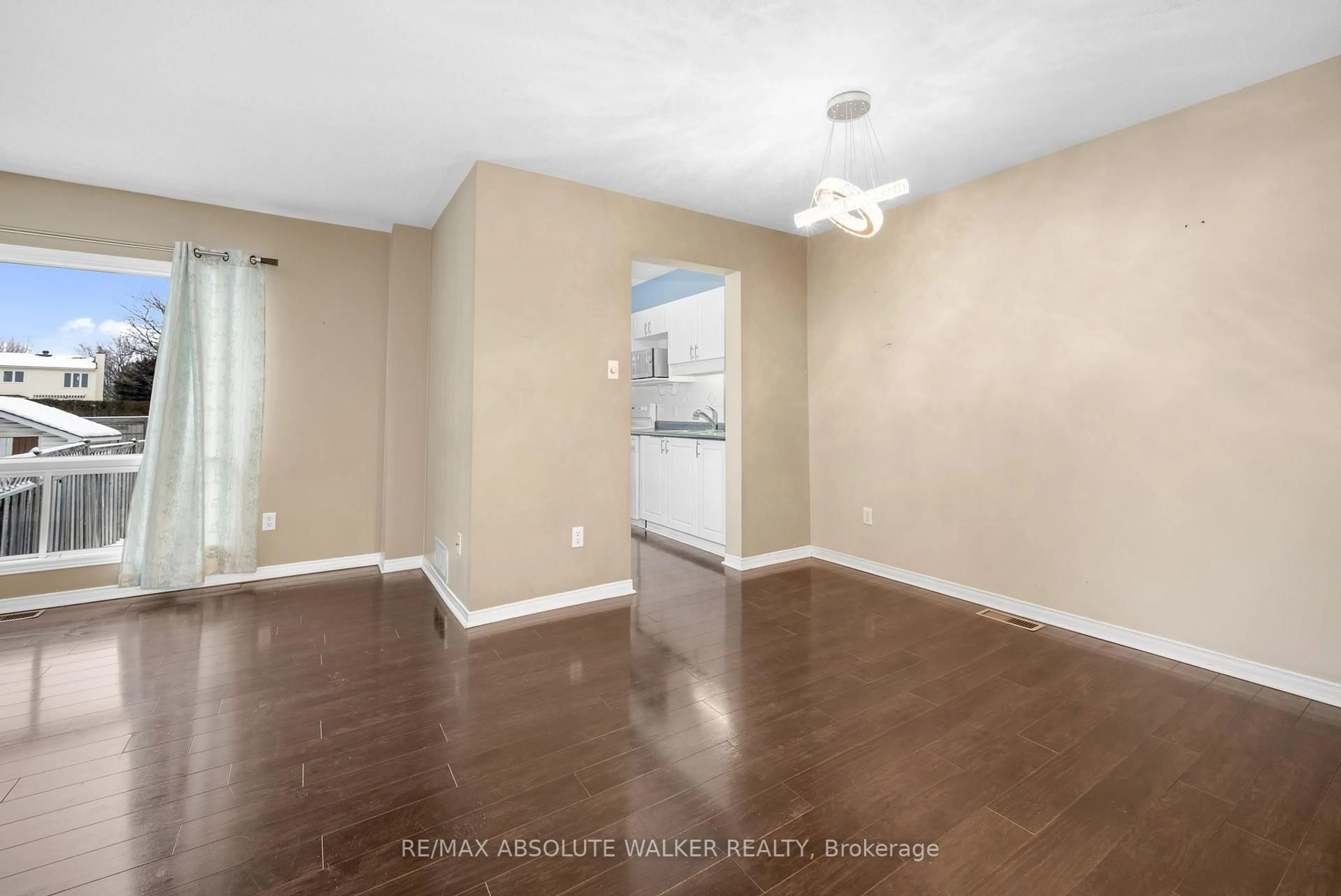 A pic of a room for 1679 Greywood Dr, Ottawa Ontario K1C 4W3