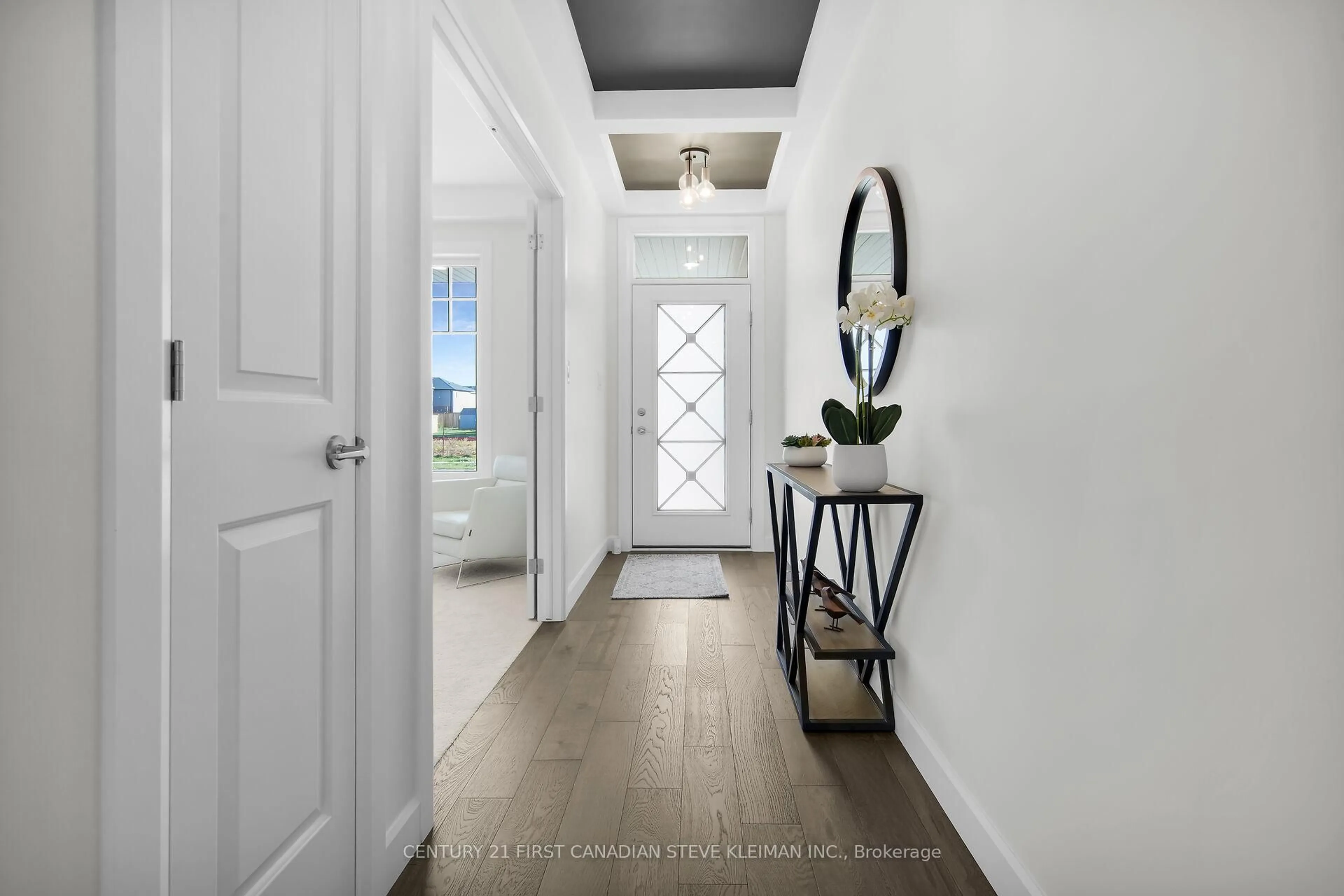 Indoor entryway for 2668 Buroak Dr, London North Ontario N6G 0Z9