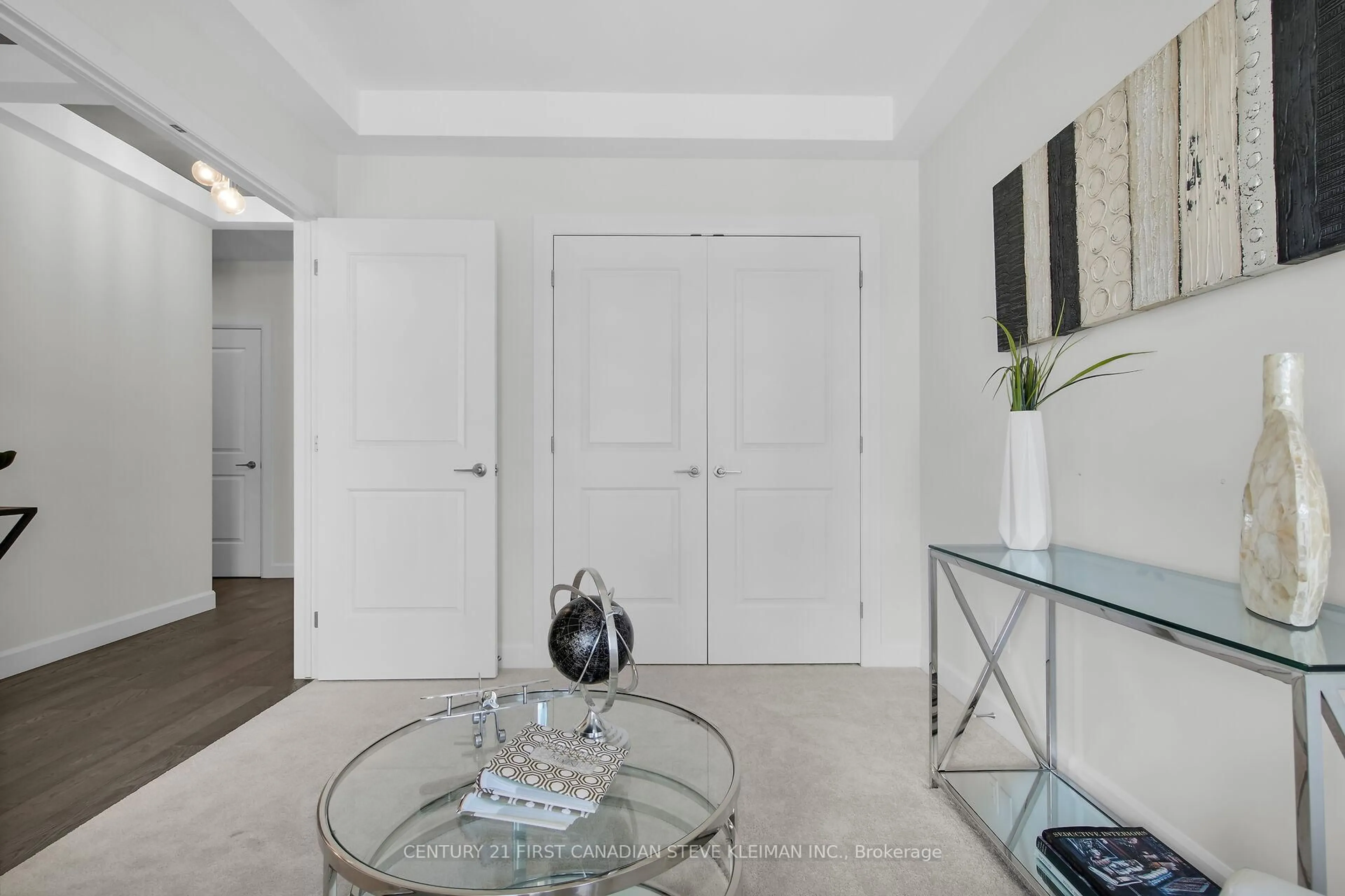 Indoor entryway for 2668 Buroak Dr, London North Ontario N6G 0Z9