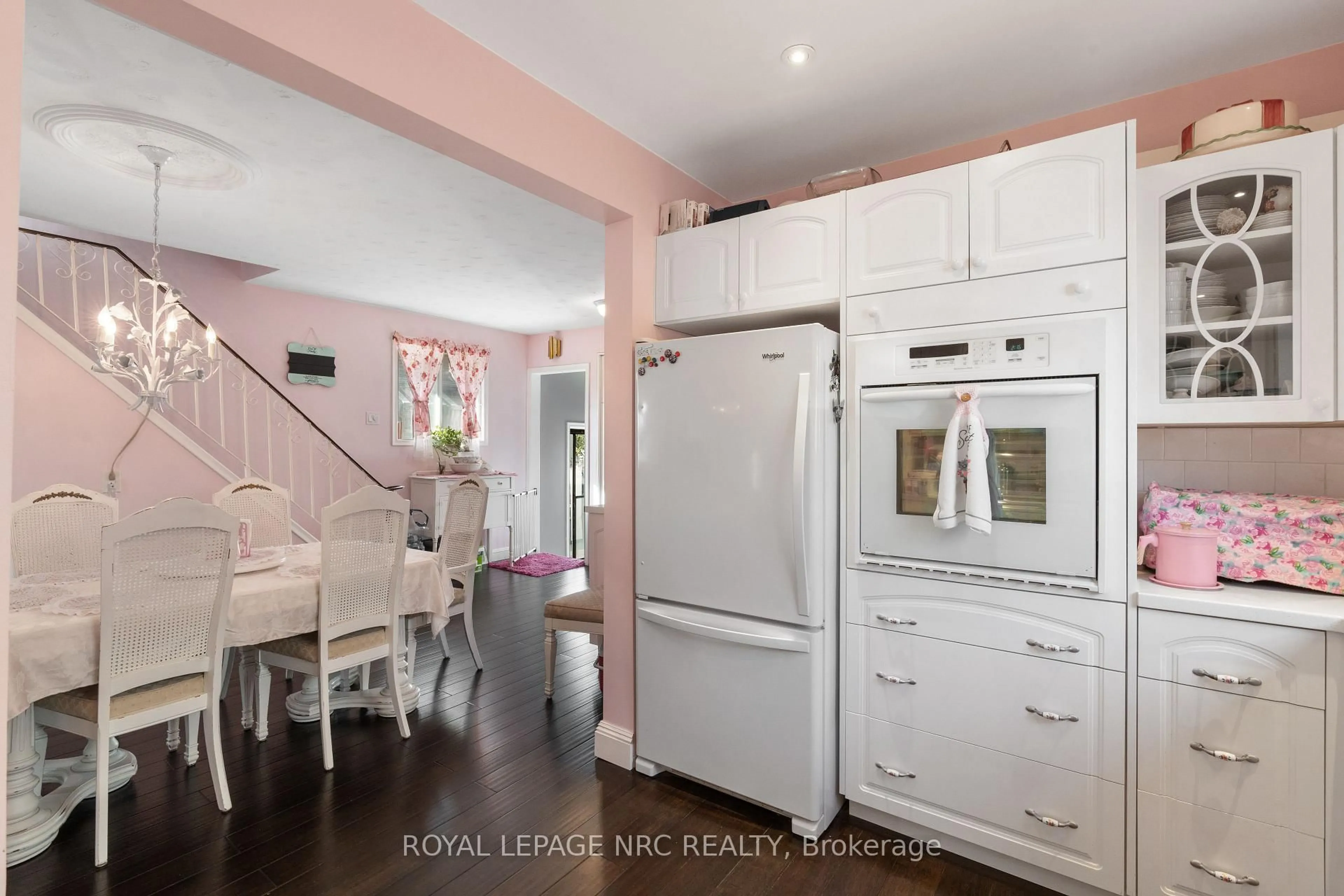 Open concept kitchen, unknown for 11 Cleveland St, Thorold Ontario L2V 3K3