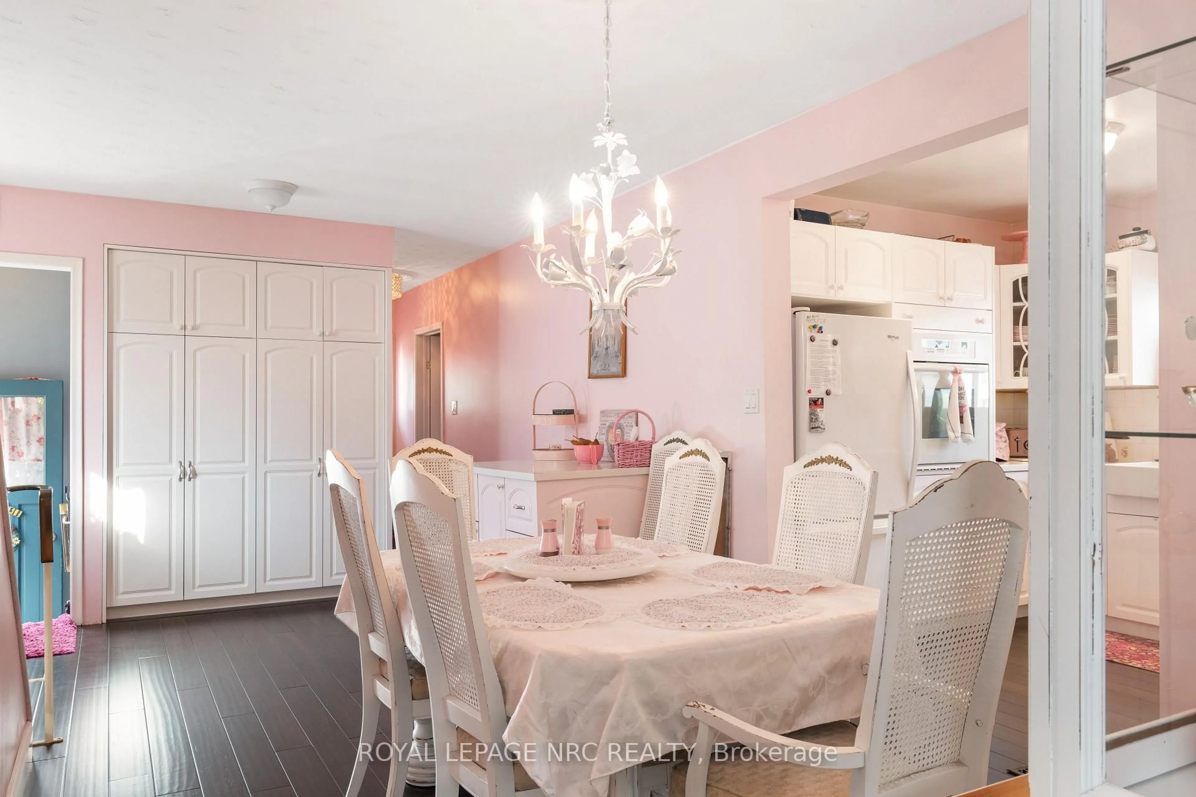 Dining room, unknown for 11 Cleveland St, Thorold Ontario L2V 3K3