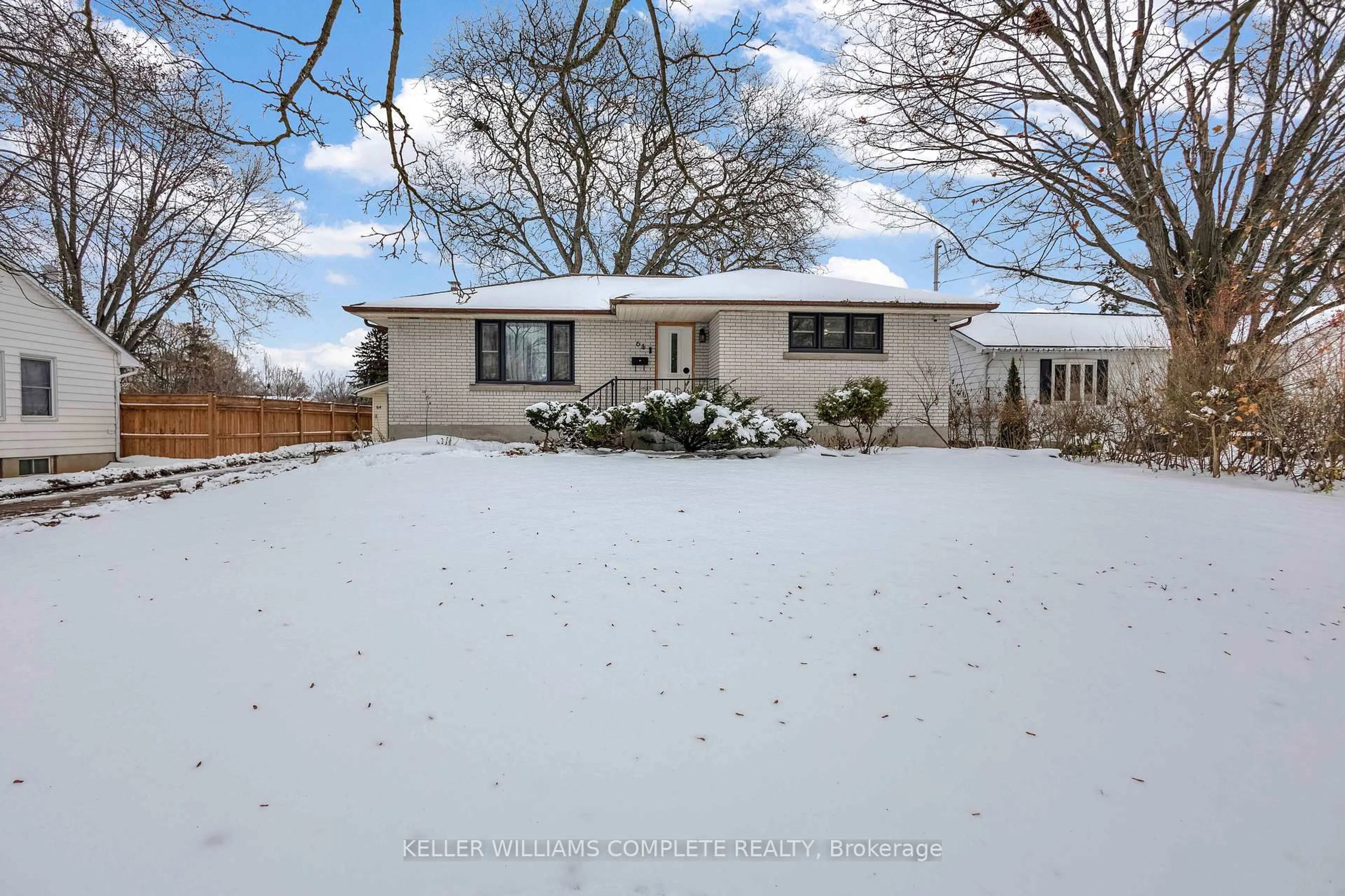 A pic from outside/outdoor area/front of a property/back of a property/a pic from drone, unknown for 64 EVELYN St, Brantford Ontario N3R 3H1