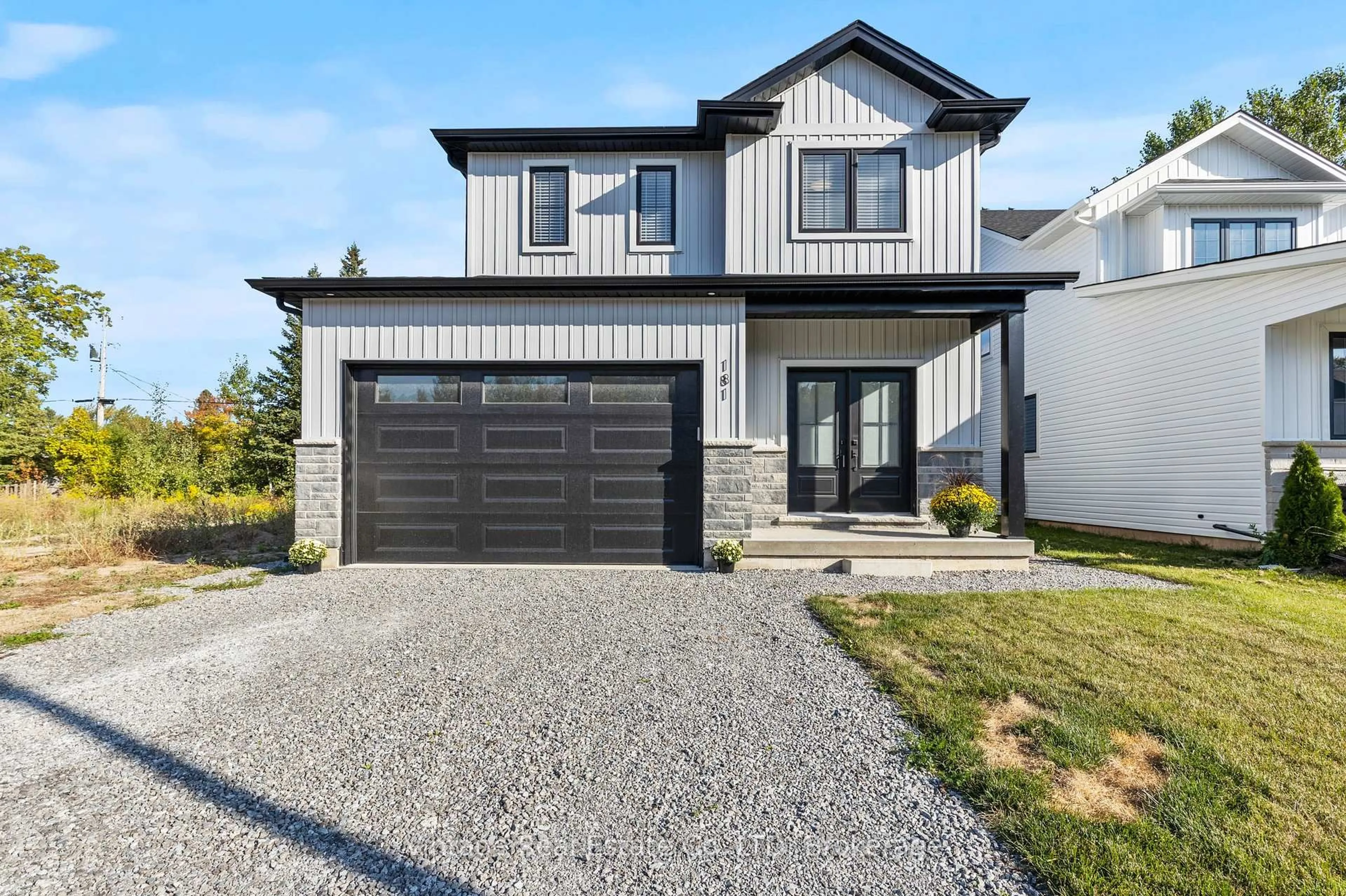 Home with vinyl exterior material, street for 181 Hodgkins Ave, Thorold Ontario L2V 0M6