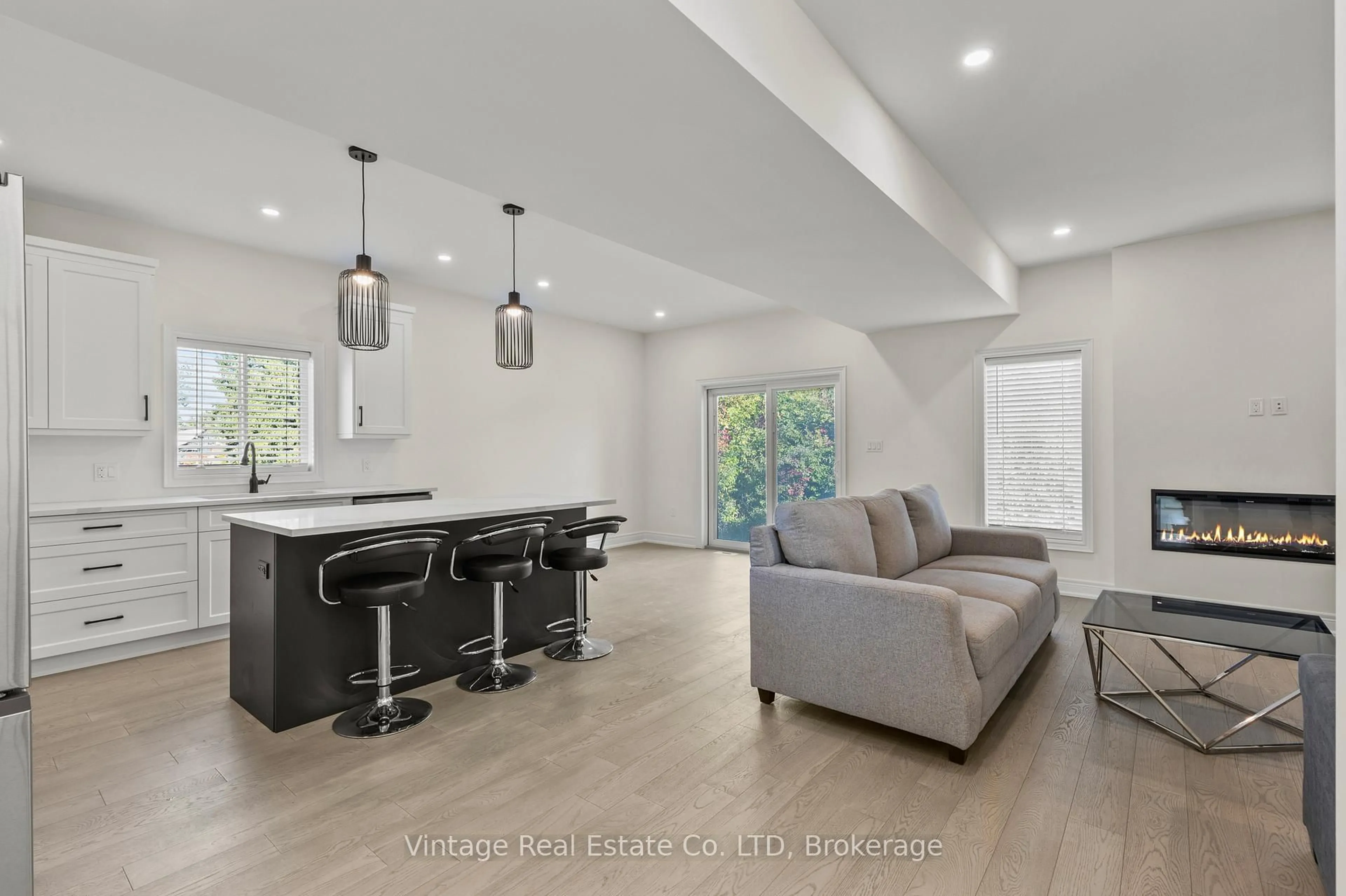 Open concept kitchen, unknown for 181 Hodgkins Ave, Thorold Ontario L2V 0M6