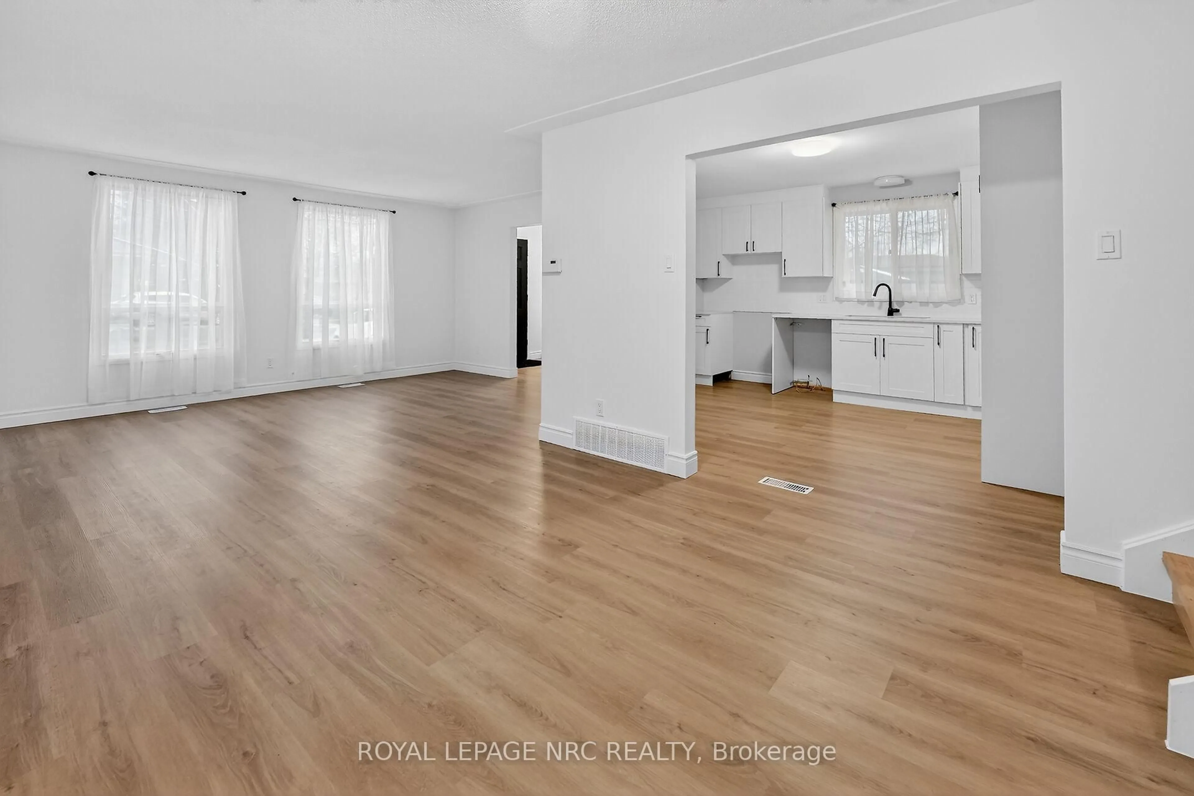 A pic of a room for 1 Rainbow Dr, St. Catharines Ontario L2M 7A2