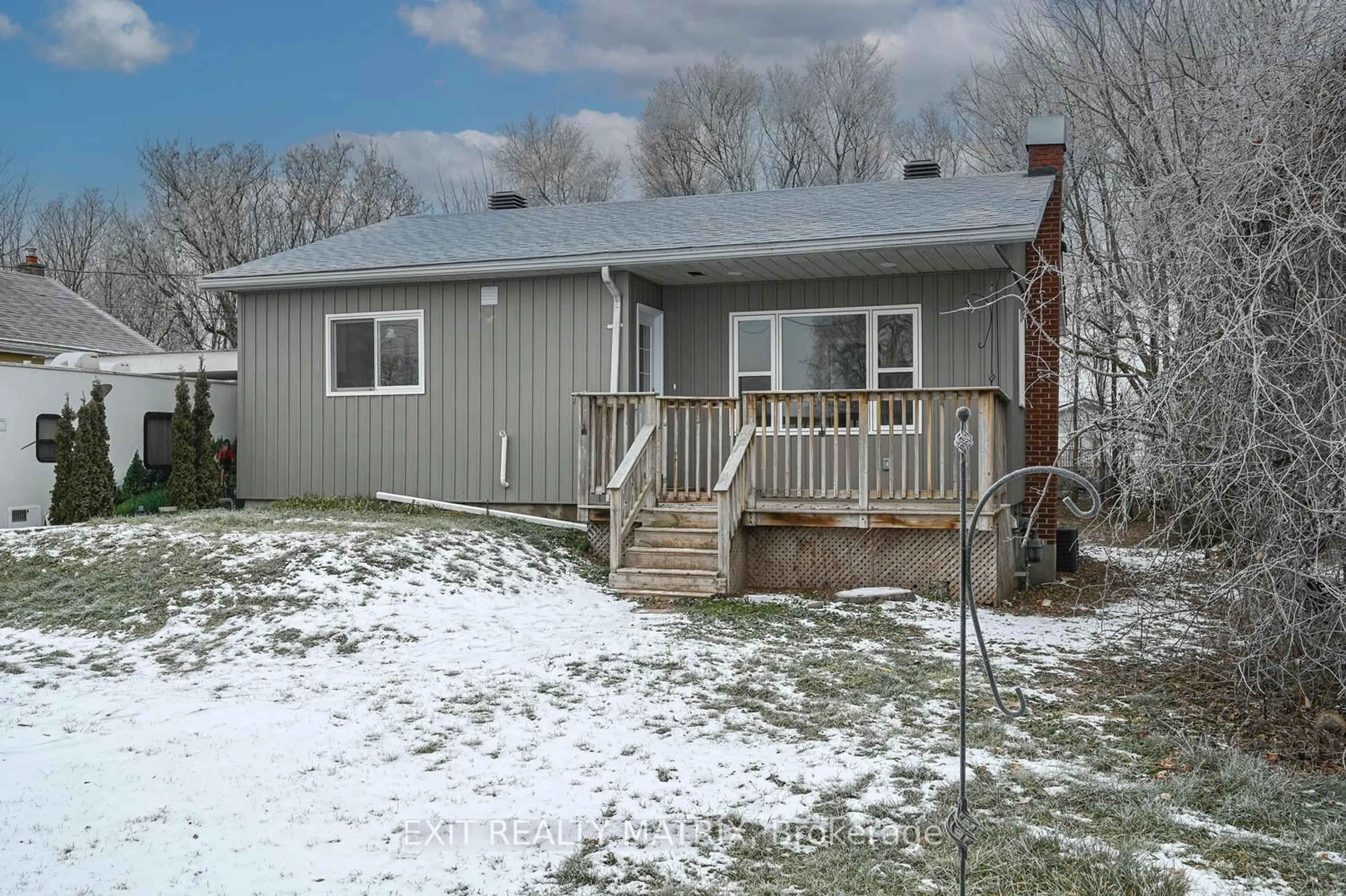 Home with vinyl exterior material, street for 7510 Roger Stevens Dr, Smiths Falls Ontario K7A 4X9