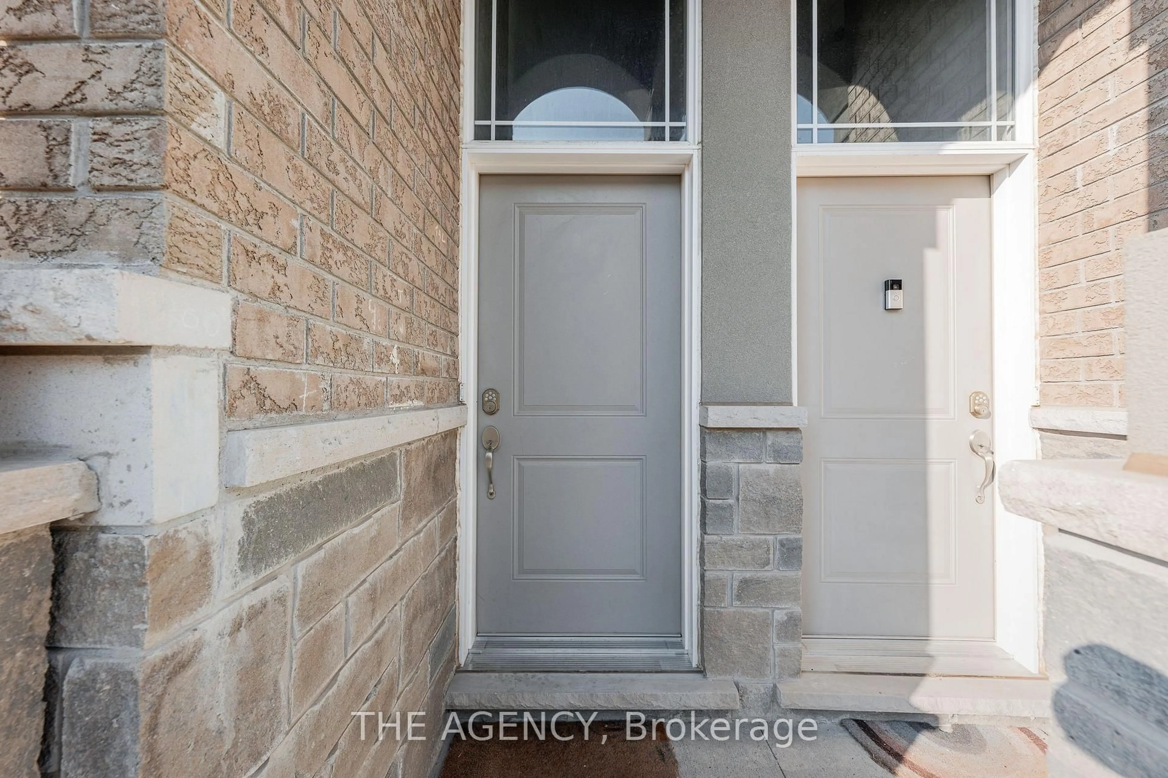 Indoor entryway for 53 Aquarius Cres, Hamilton Ontario L0R 1P0