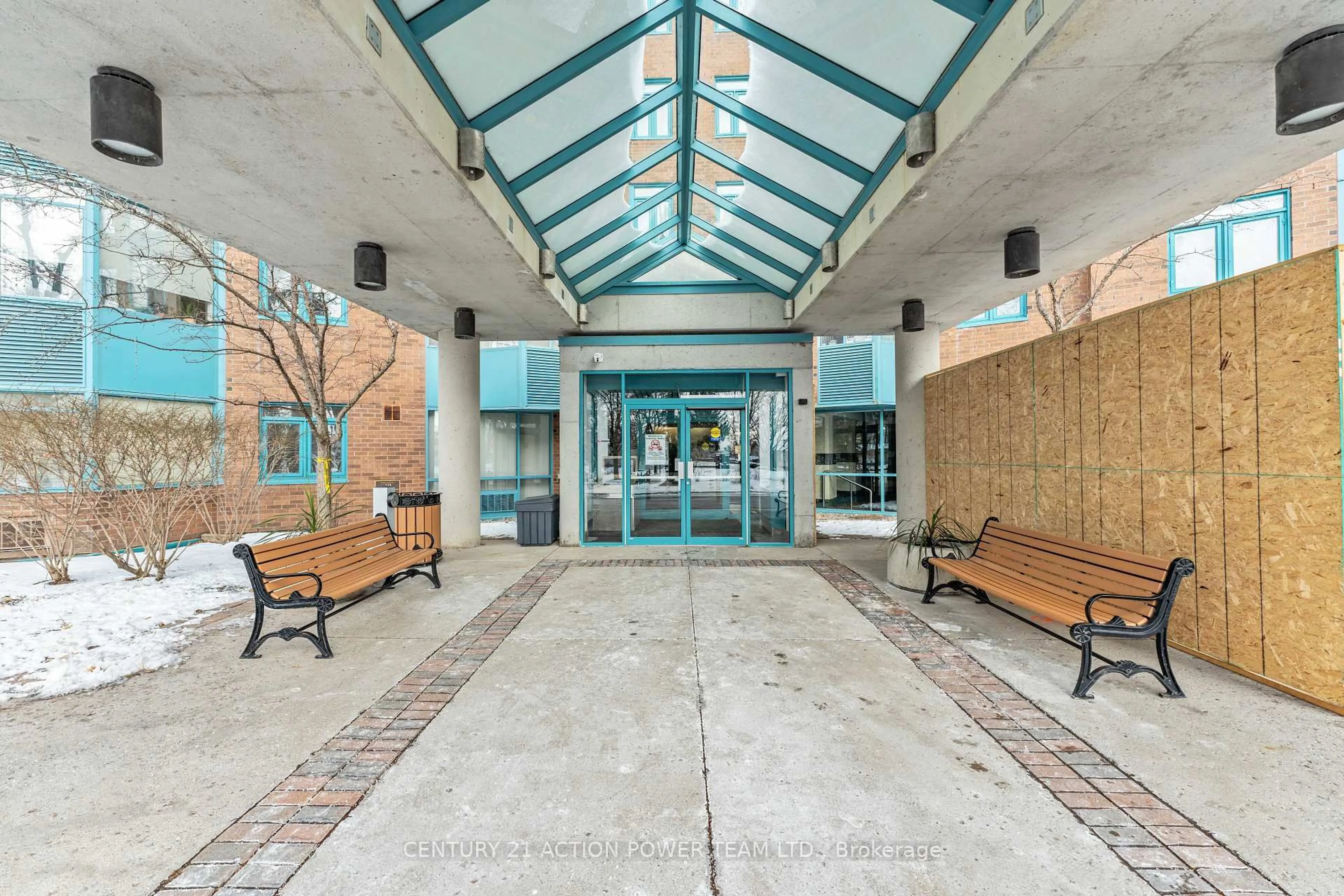 Indoor foyer for 1025 Grenon Ave #1103, Ottawa Ontario K2B 8S5