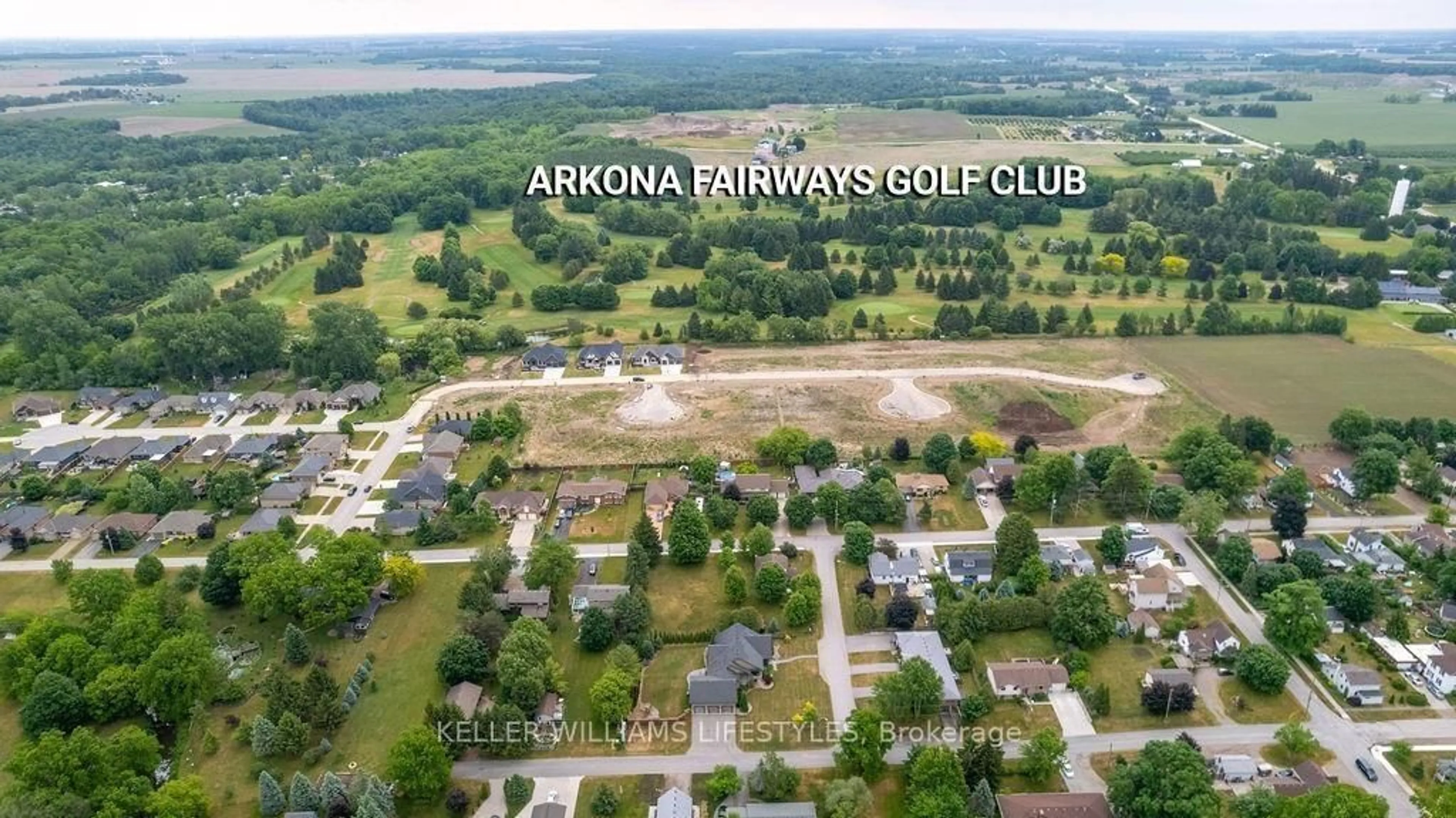 A pic from outside/outdoor area/front of a property/back of a property/a pic from drone, street for 26 ALEXANDER Gate, Lambton Shores Ontario N0N 1B0