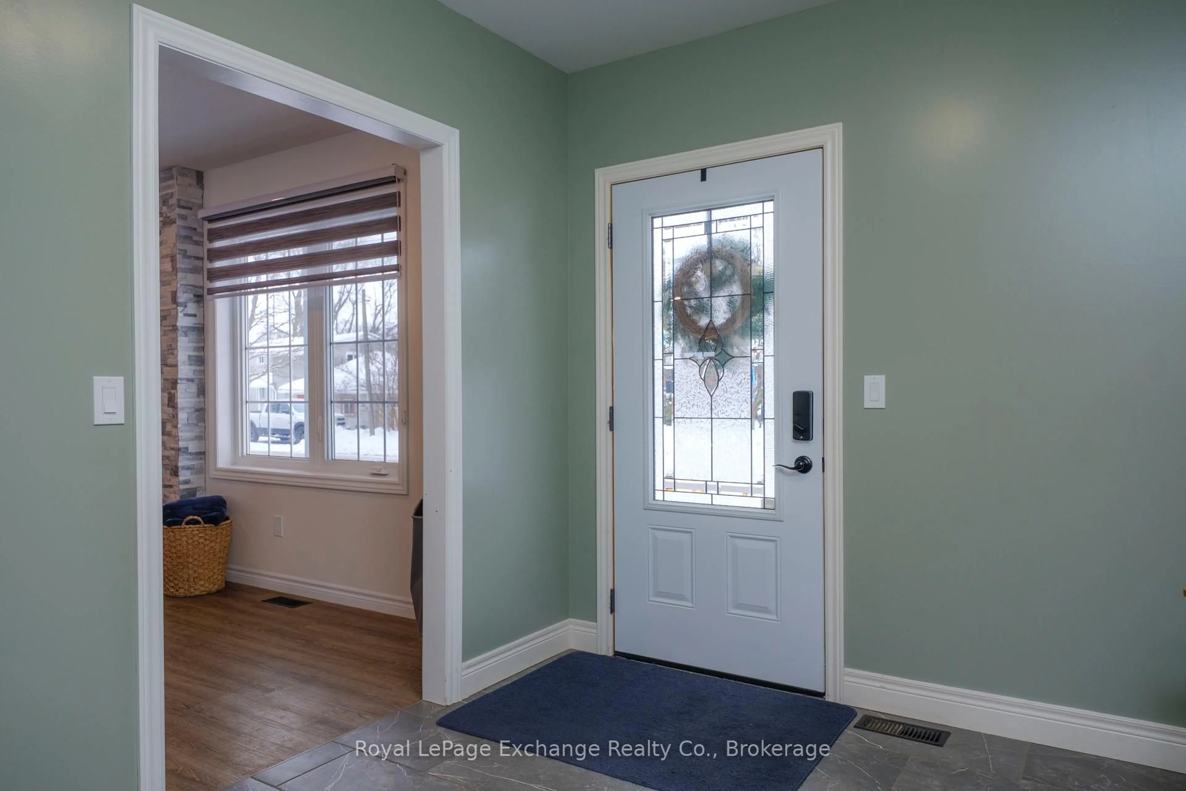 Indoor entryway for 482 Wolsley St, Huron-Kinloss Ontario N0G 2H0