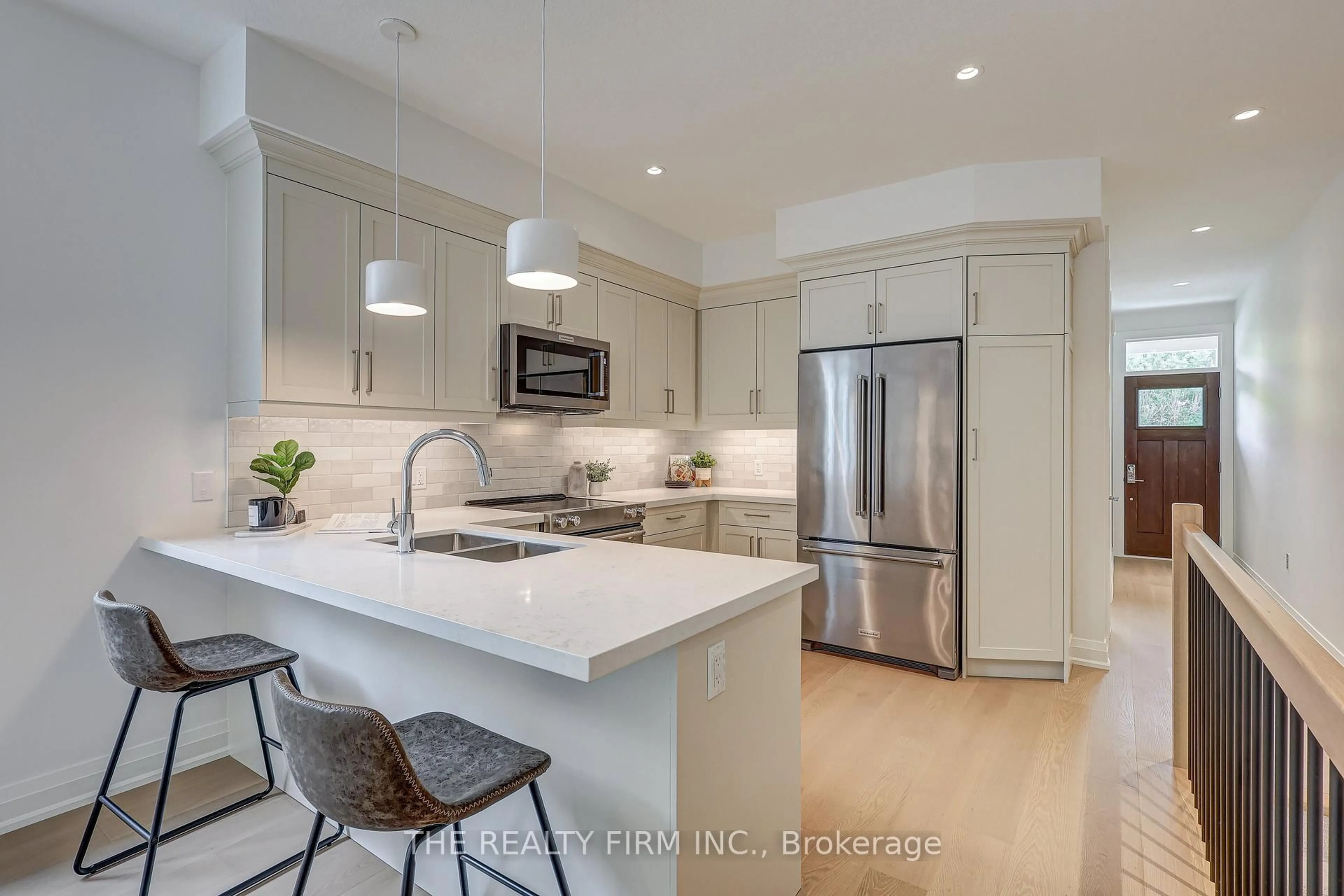 Open concept kitchen, ceramic/tile floor for 85 Forest St #9, Aylmer Ontario N5H 1S5