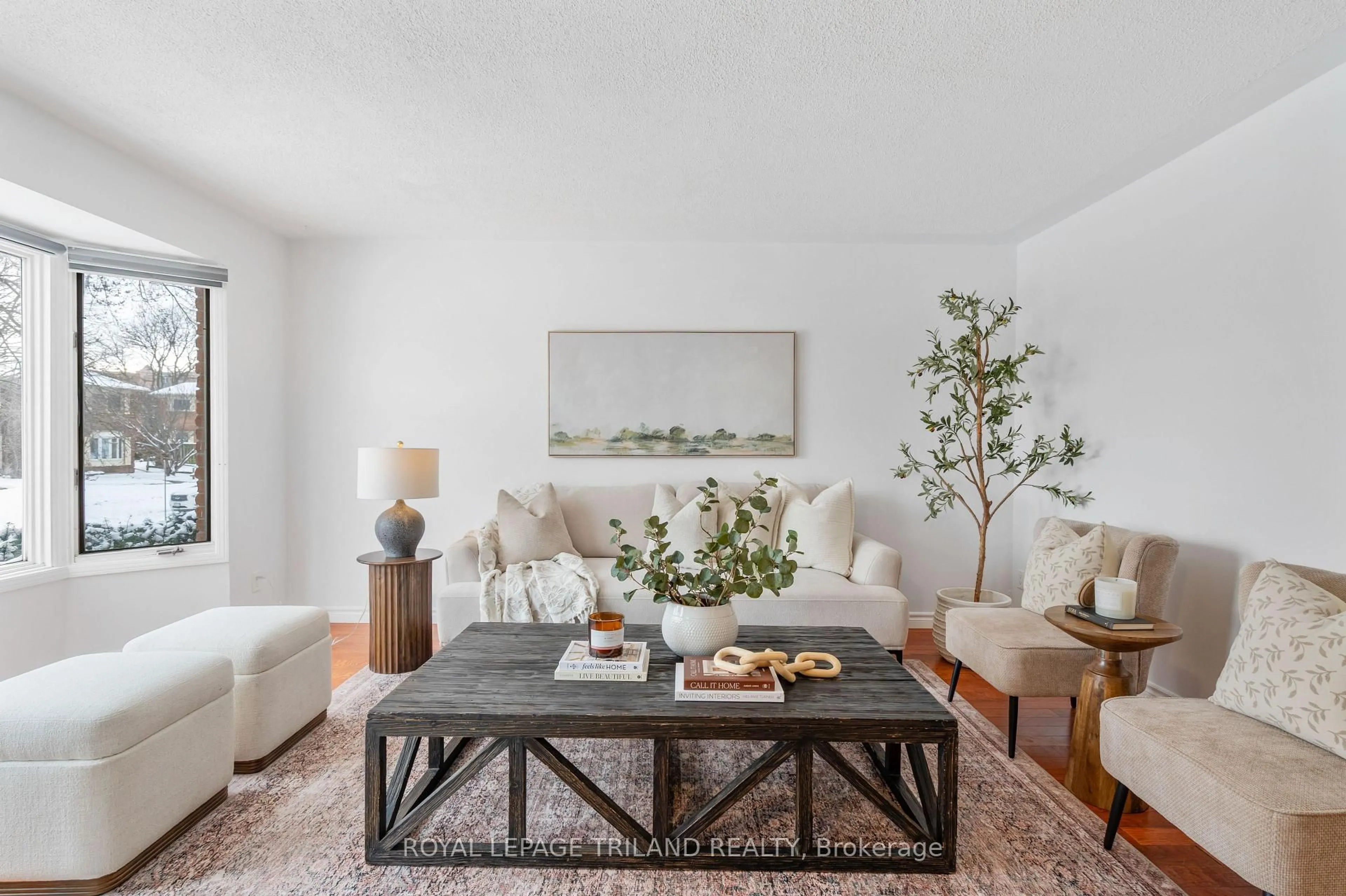 Living room with furniture, unknown for 241 Homestead Cres, London North Ontario N6G 2E7