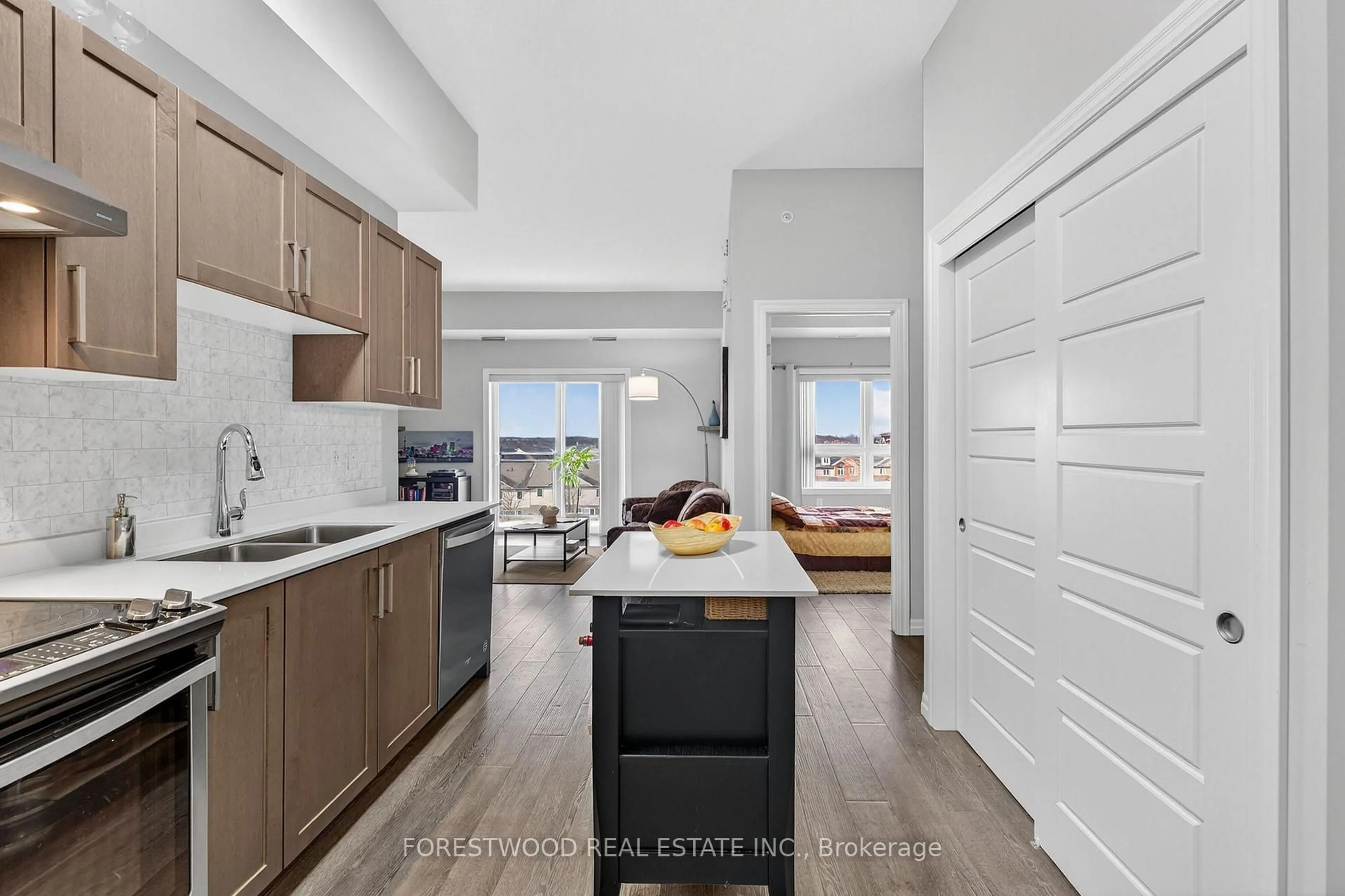 Open concept kitchen, unknown for 35 Kingsbury Sq #425, Guelph Ontario N1L 0J4