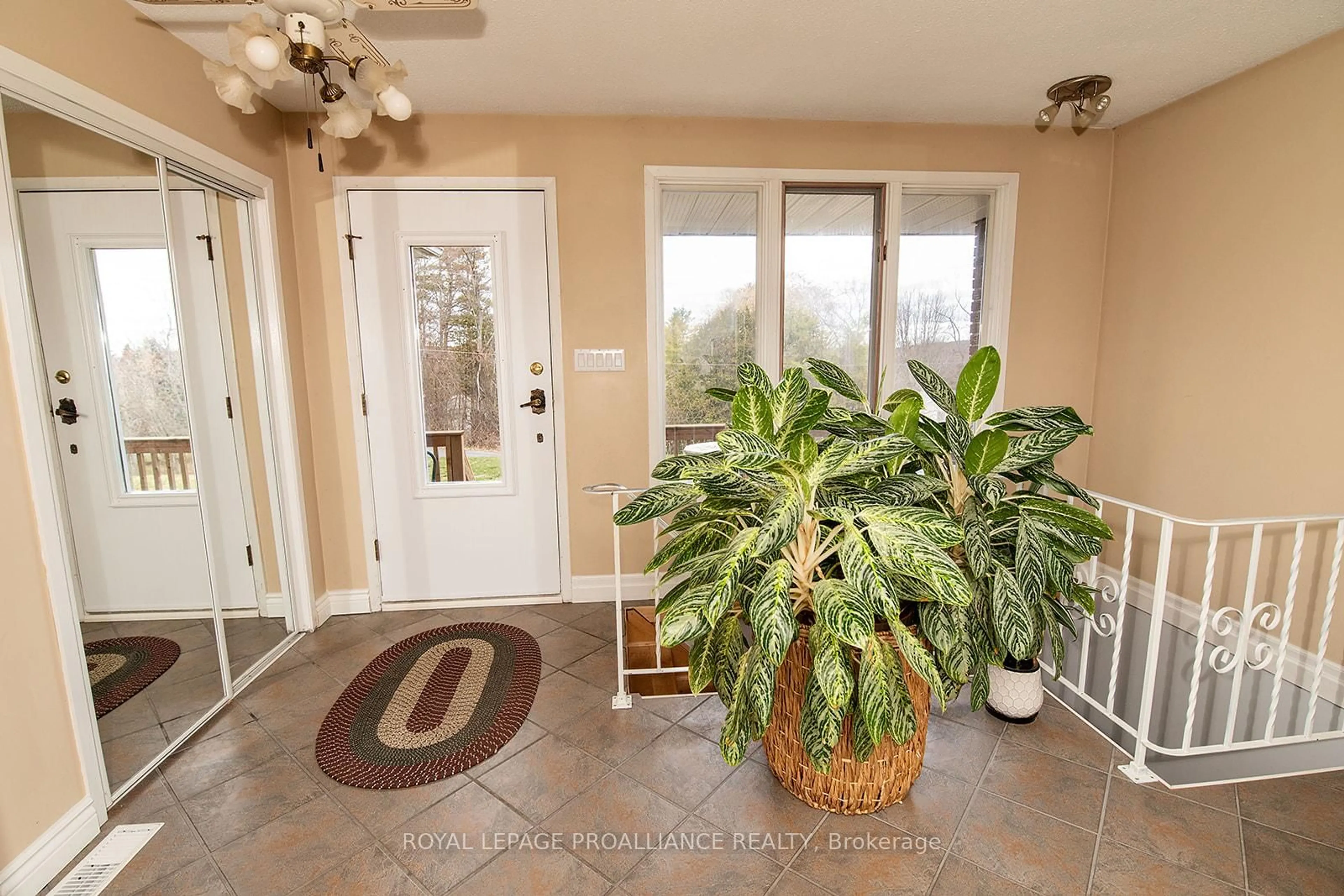 Indoor entryway for 31 Nobes Rd, Hastings Ontario K0K 2C0
