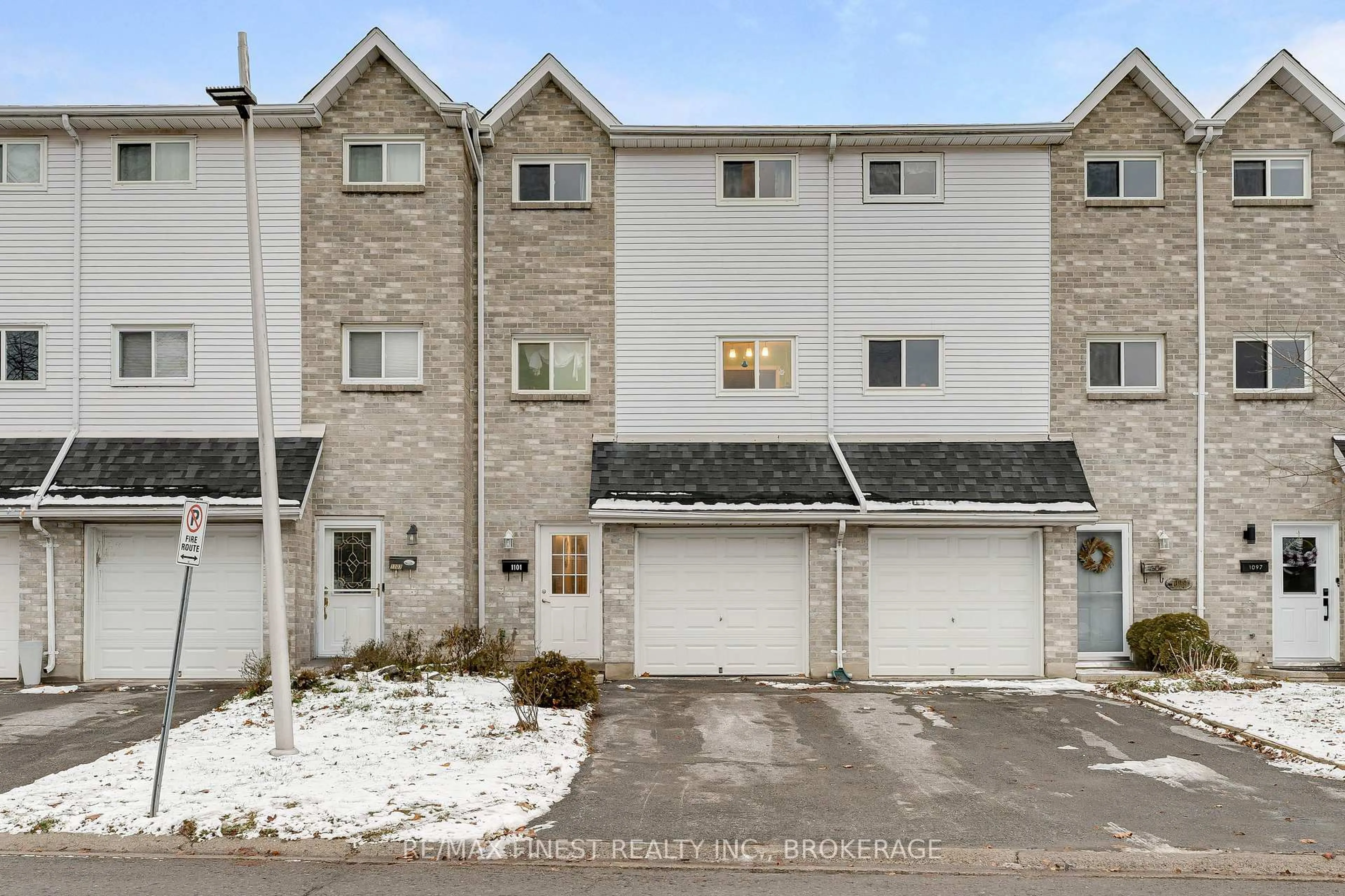 A pic from outside/outdoor area/front of a property/back of a property/a pic from drone, street for 1101 Craig Lane, Kingston Ontario K7M 7W6