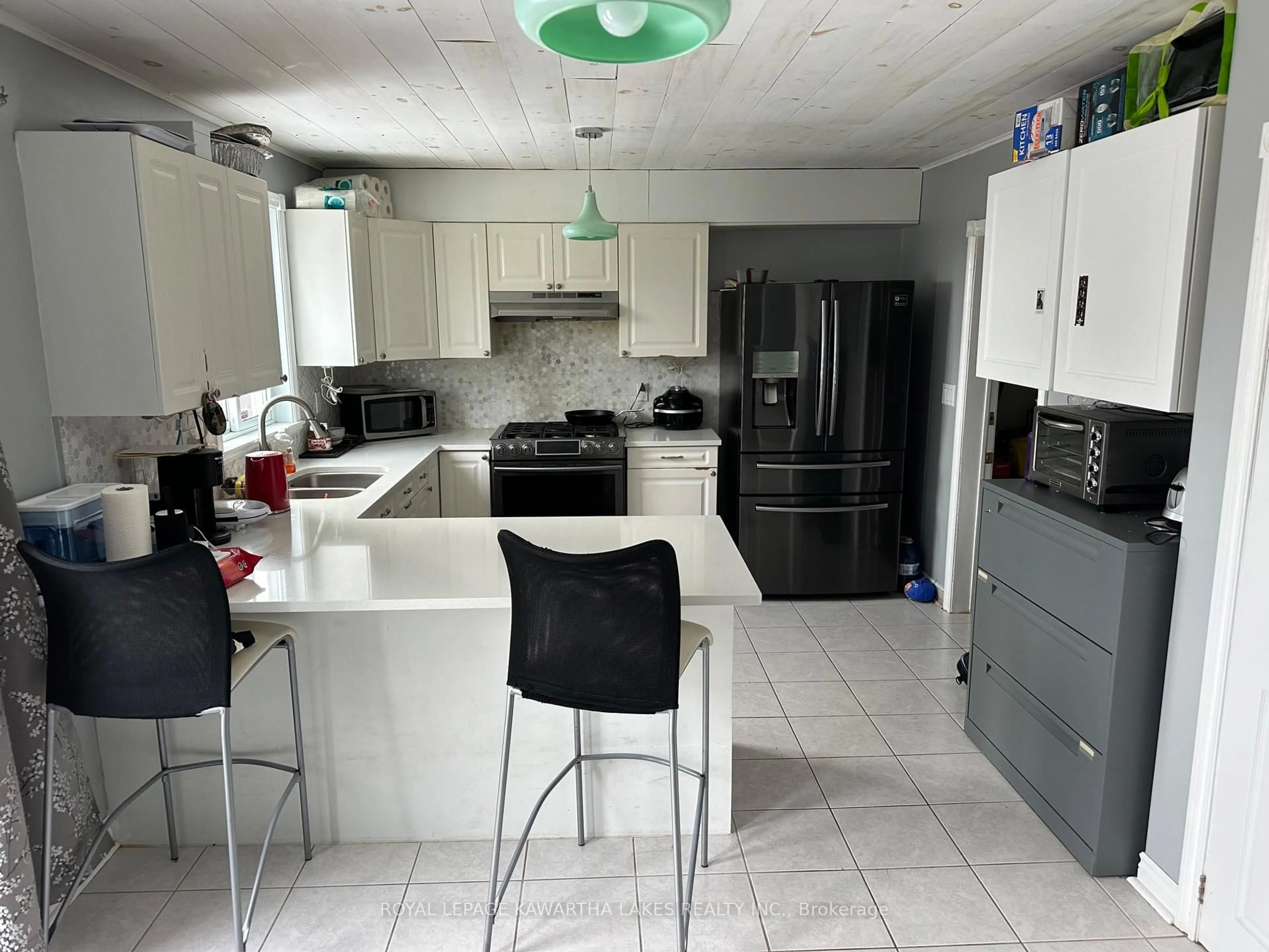Open concept kitchen, unknown for 1539 Cherryhill Rd, Peterborough Ontario K9K 1A7