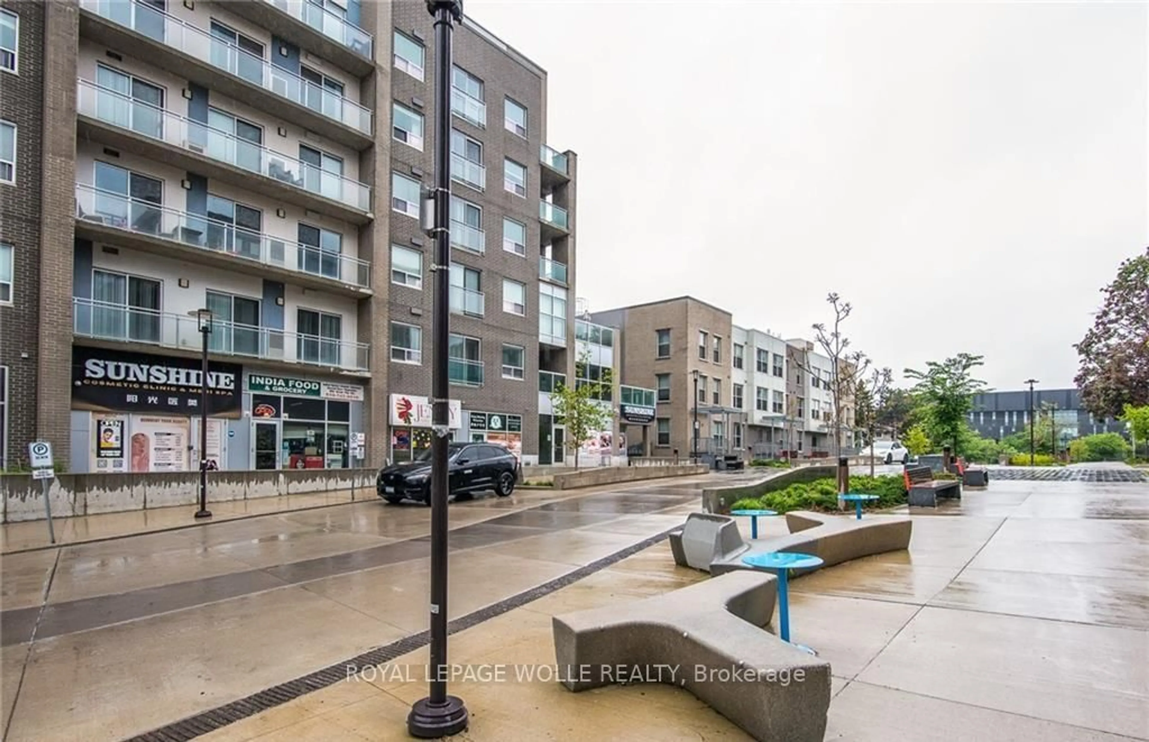 Patio, street for 275 Larch St #609F, Waterloo Ontario N2L 3R2