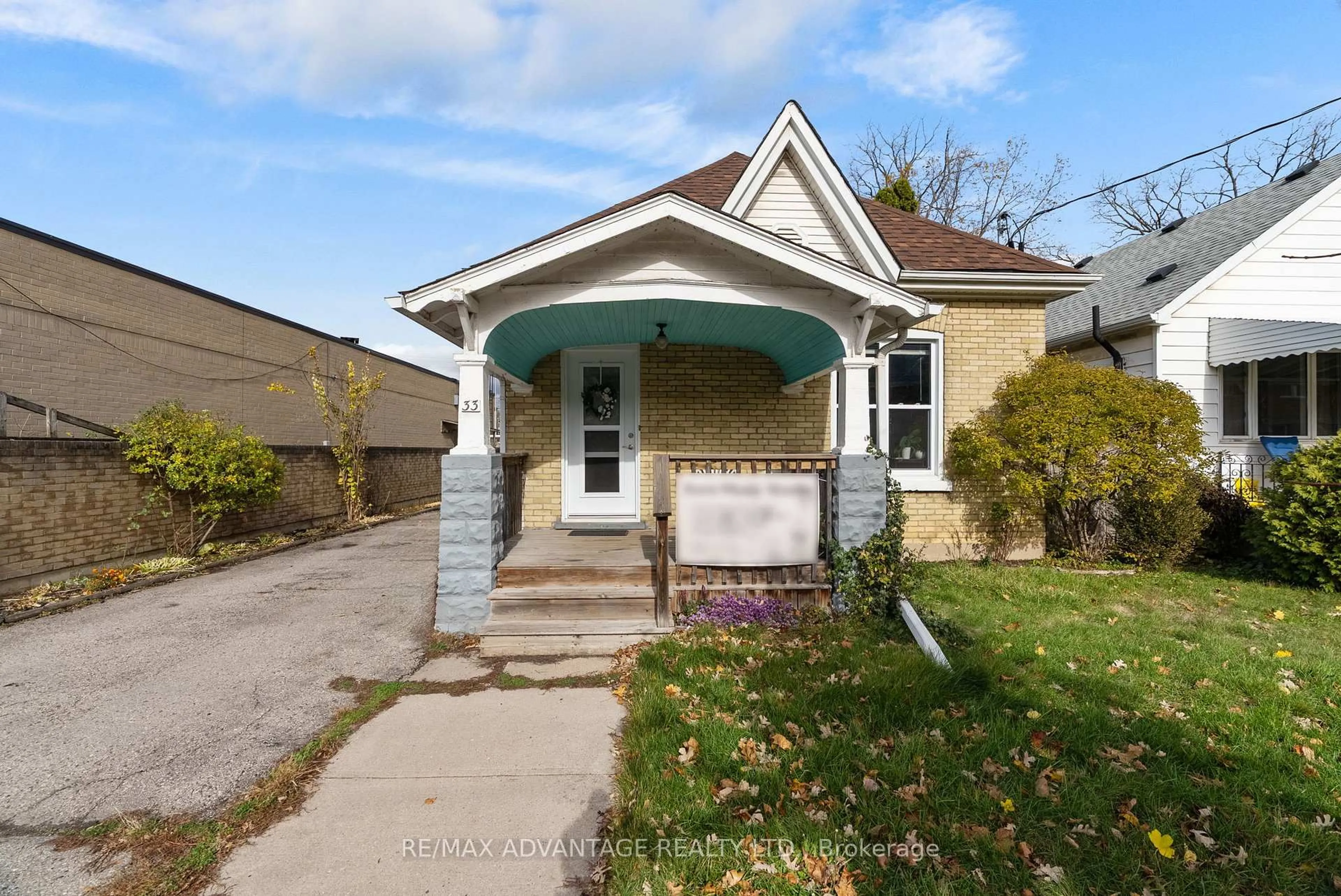 Unknown for 33 St Patrick St, London North Ontario N6H 1P5