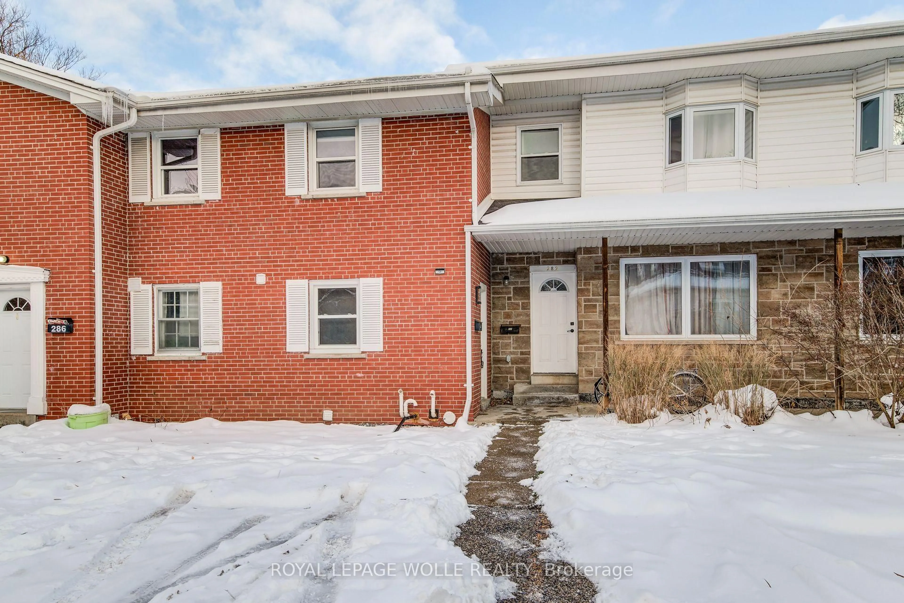 Home with brick exterior material, street for 284 Westcourt Pl, Waterloo Ontario N2L 2R7