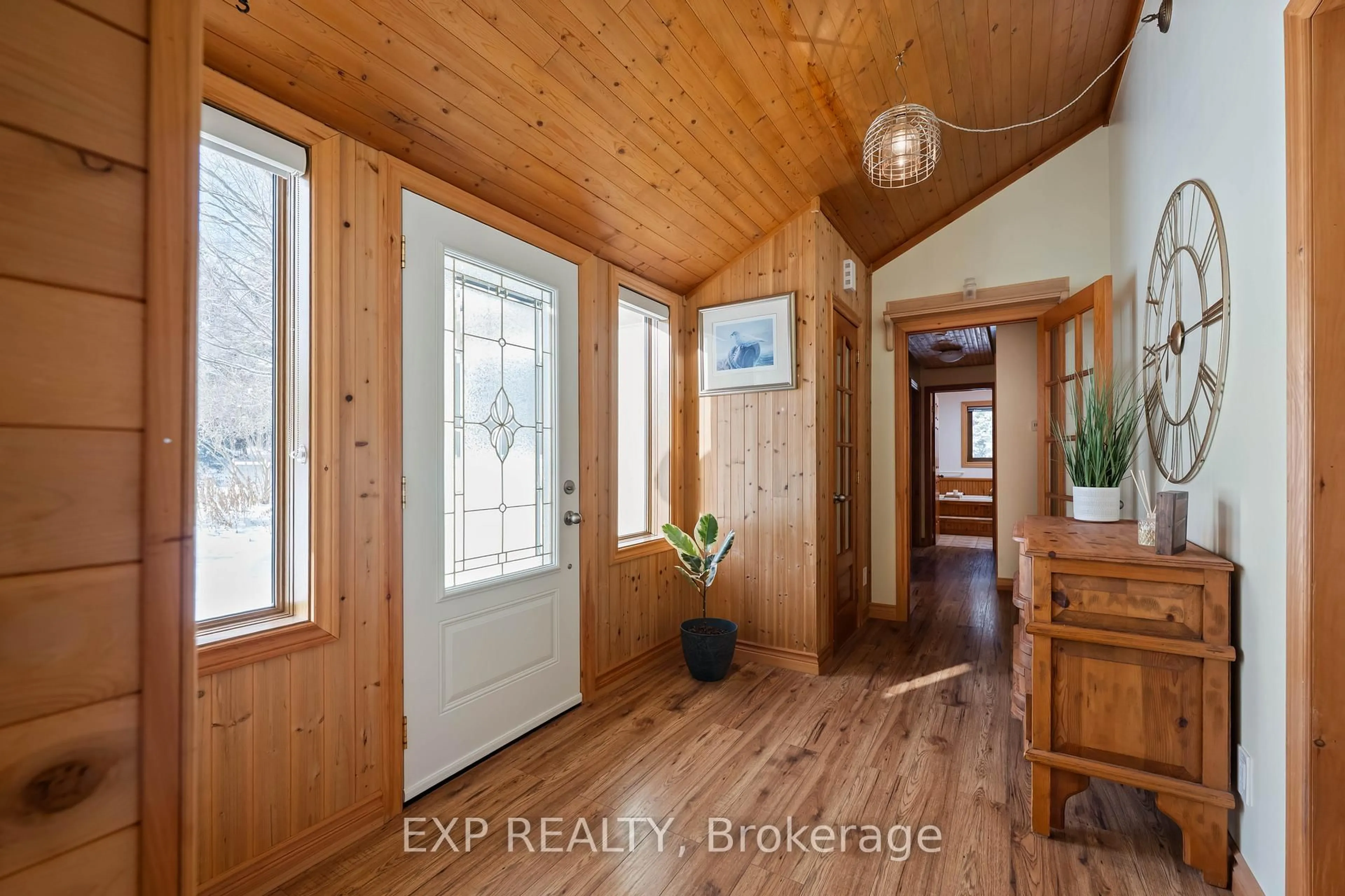 Indoor entryway for 213037 10th Line, Amaranth Ontario L9W 0G3