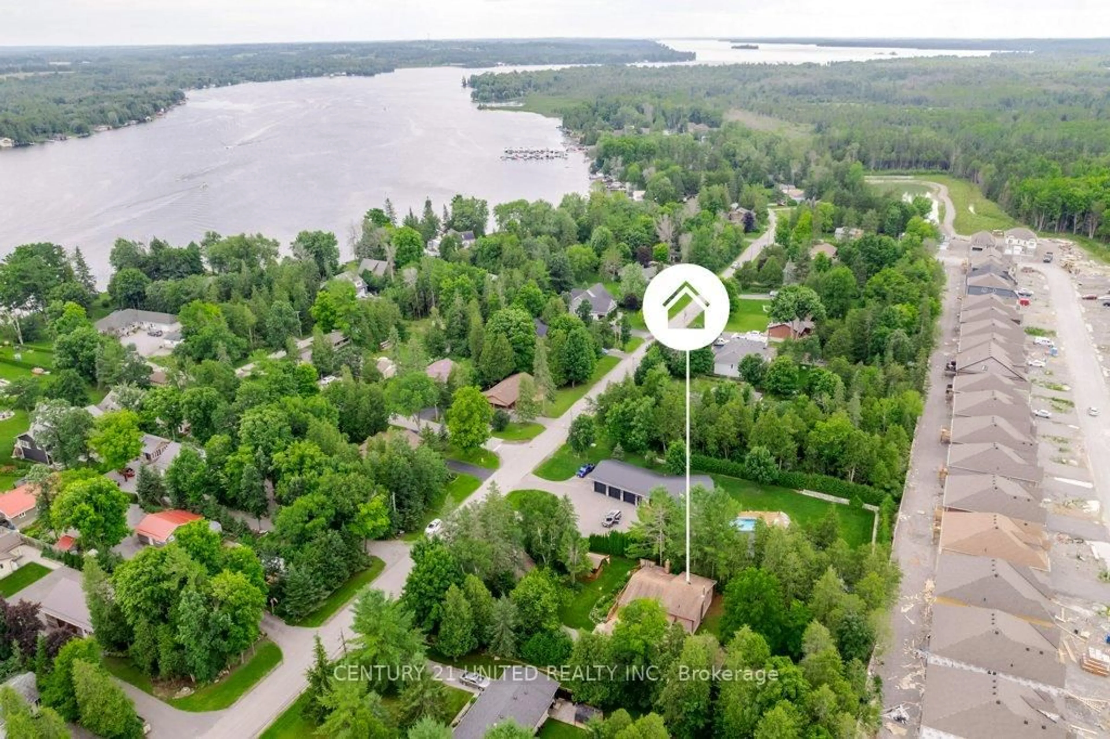A pic from outside/outdoor area/front of a property/back of a property/a pic from drone, water/lake/river/ocean view for 231 Front St, Kawartha Lakes Ontario K0M 1A0
