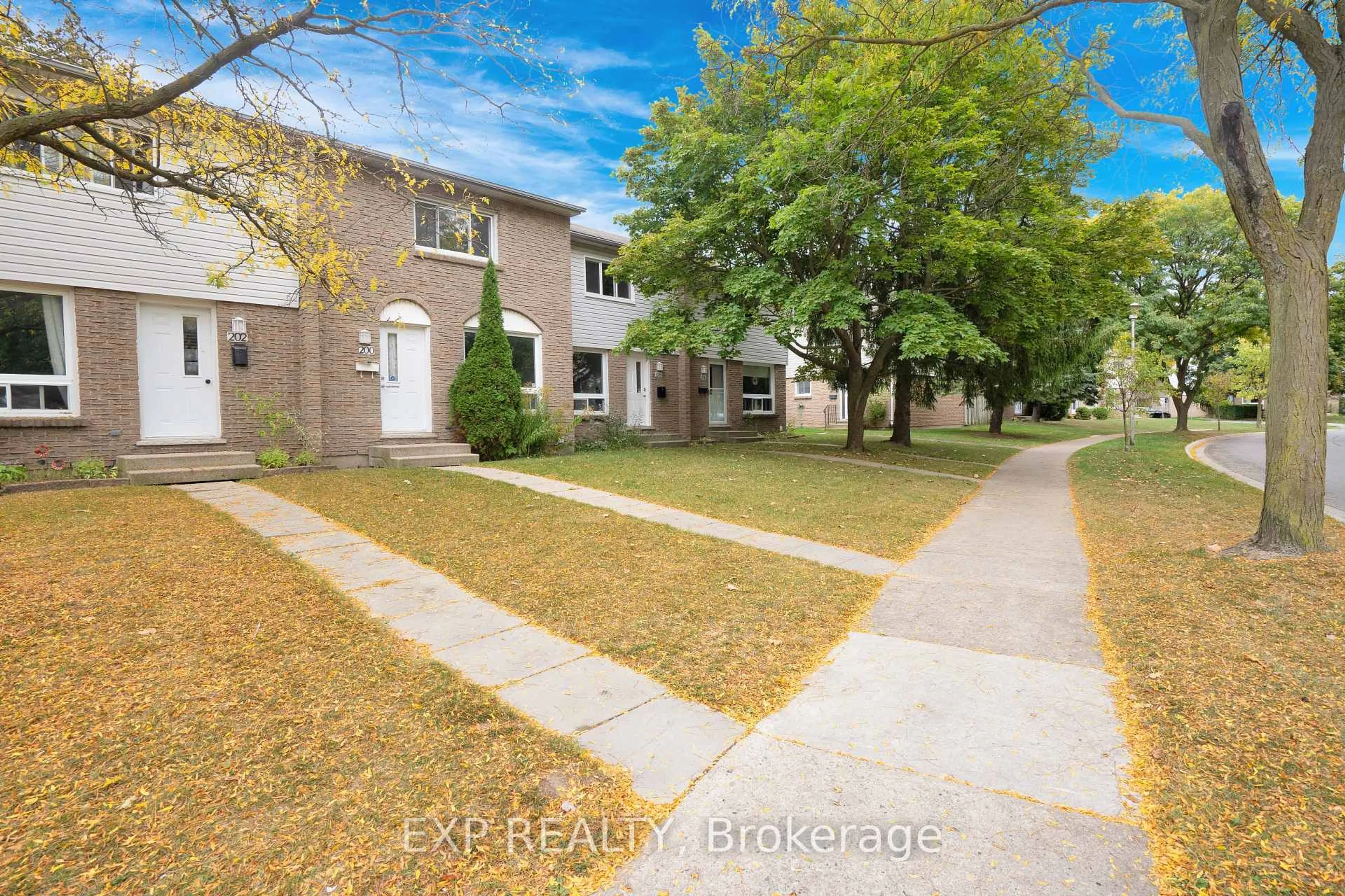 A pic from outside/outdoor area/front of a property/back of a property/a pic from drone, street for 1775 Culver Dr #198, London East Ontario N5V 3H6