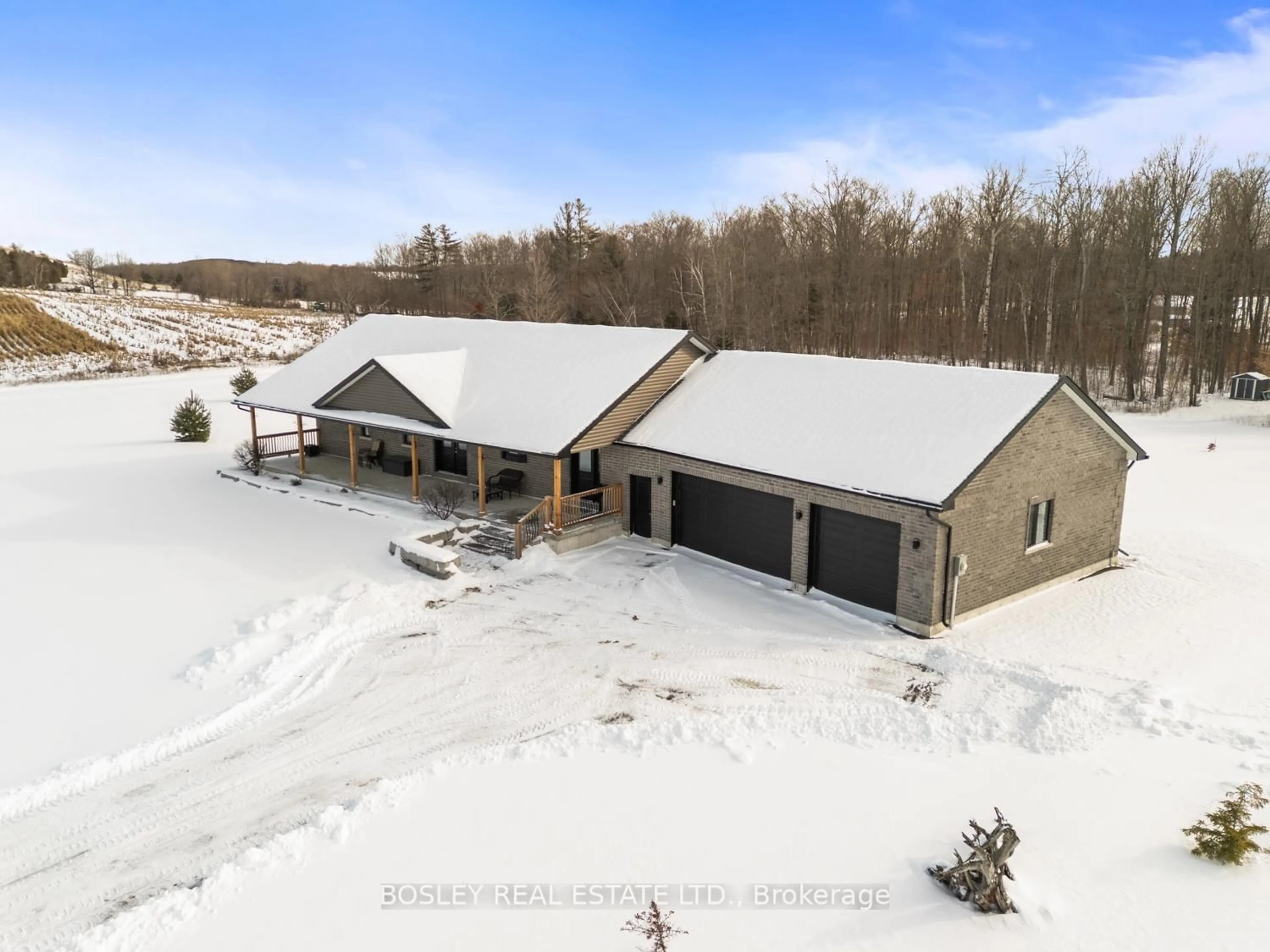 A pic from outside/outdoor area/front of a property/back of a property/a pic from drone, building for 725 Concession 3 Rd, Trent Hills Ontario K0K 3K0