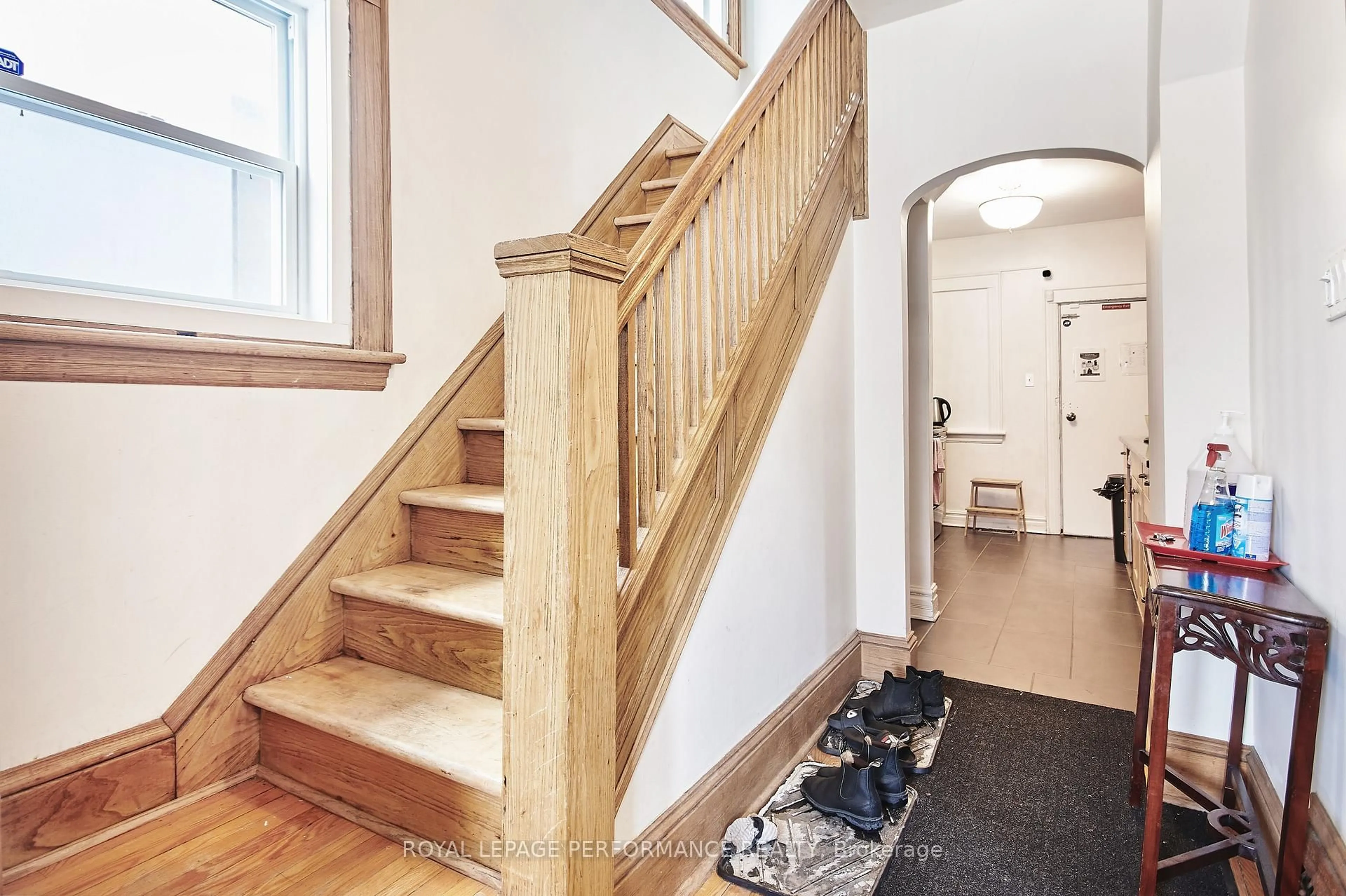 Stairs for 26 Aylmer Ave, Ottawa Ontario K1S 2W9