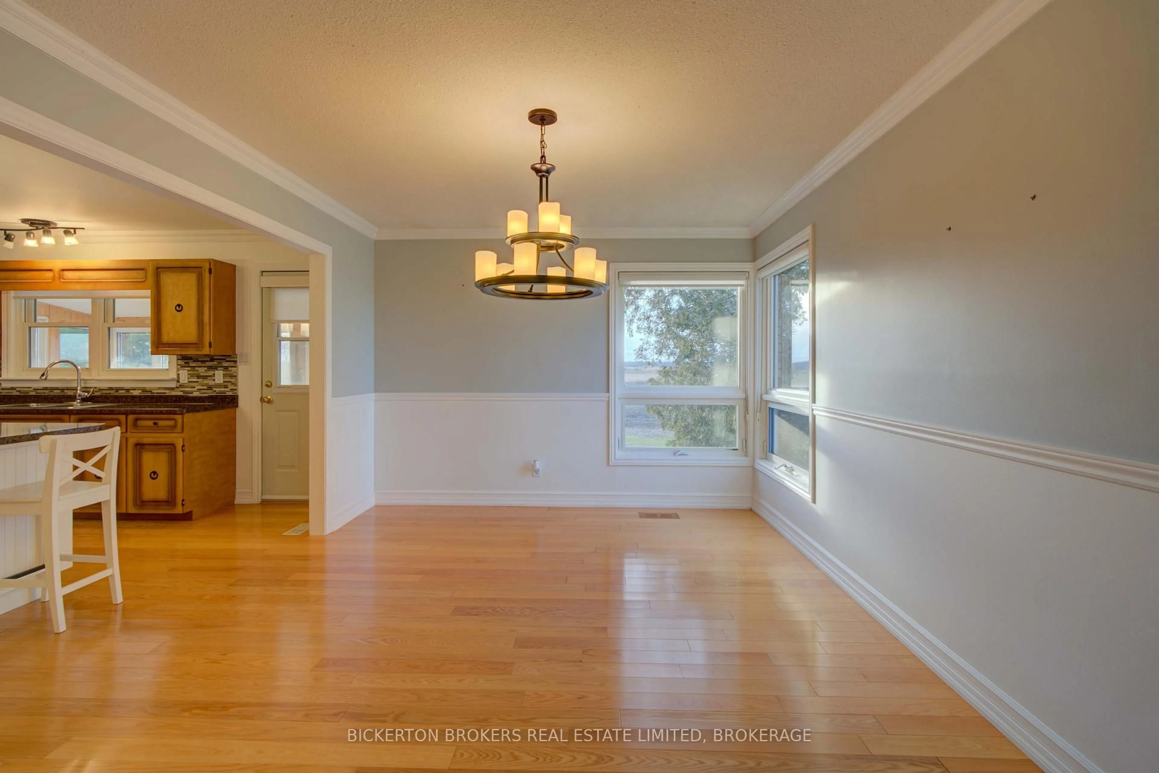 Unknown for 108 Russell Rd, Front of Leeds & Seeleys Bay Ontario K0E 1L0