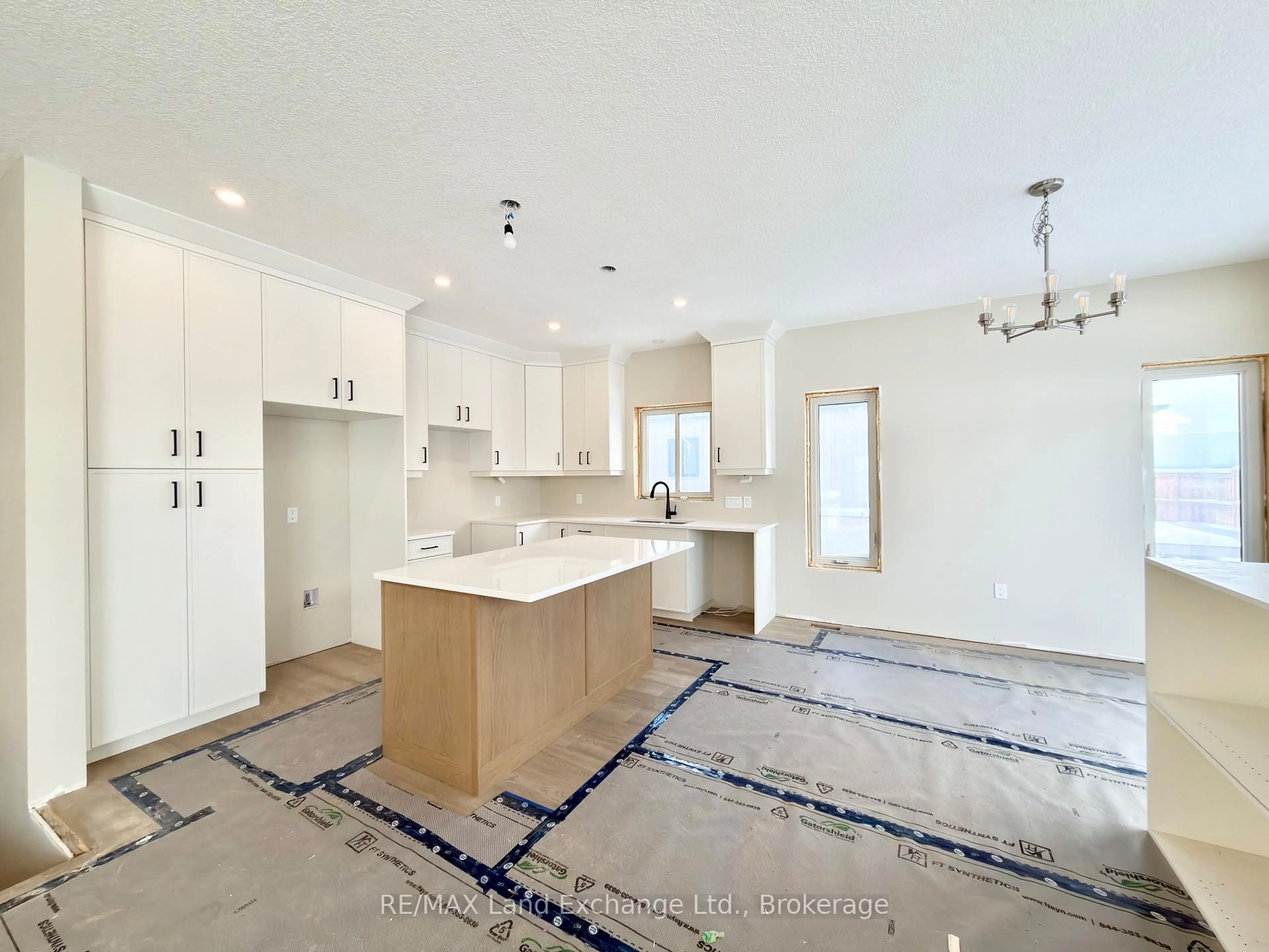 Open concept kitchen, ceramic/tile floor for 159 Westlinks Dr, Saugeen Shores Ontario N0H 2C3